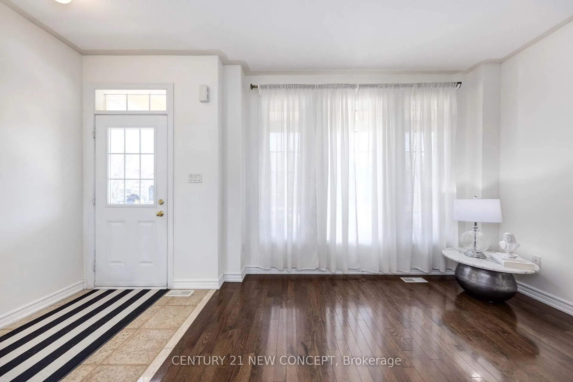 Photo 10 of 154 Gauguin Avenue, Vaughan, Patterson — HOMEH