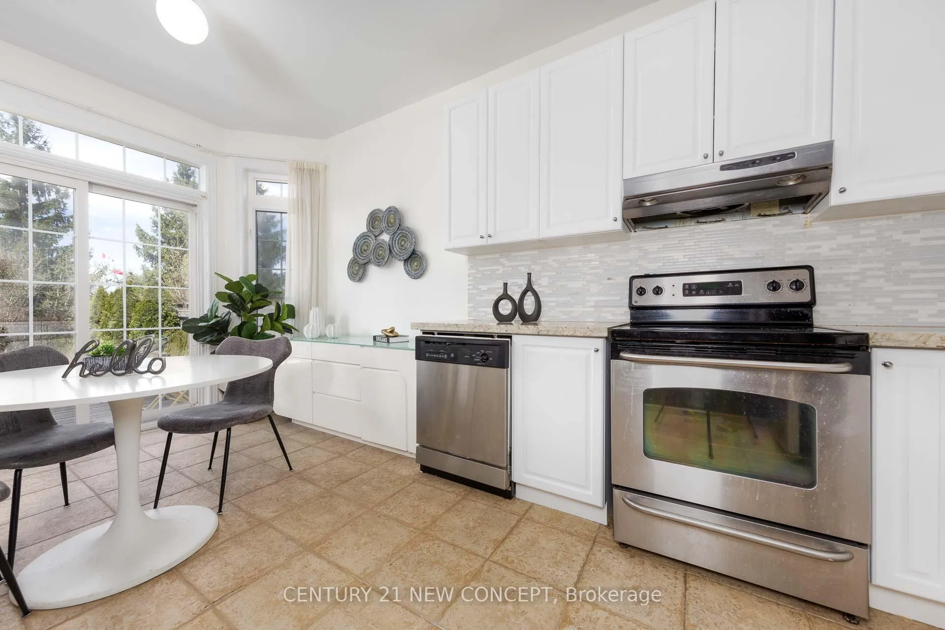 Photo 18 of 154 Gauguin Avenue, Vaughan, Patterson — HOMEH