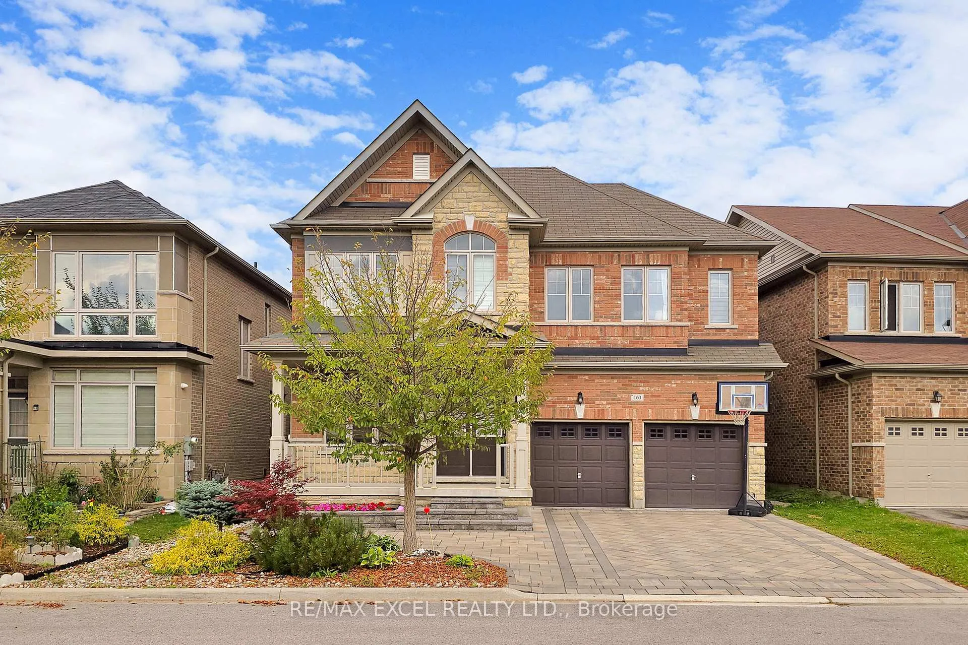 Photo 2 of 160 Roy Harper Avenue, Aurora, Rural Aurora — HOMEH