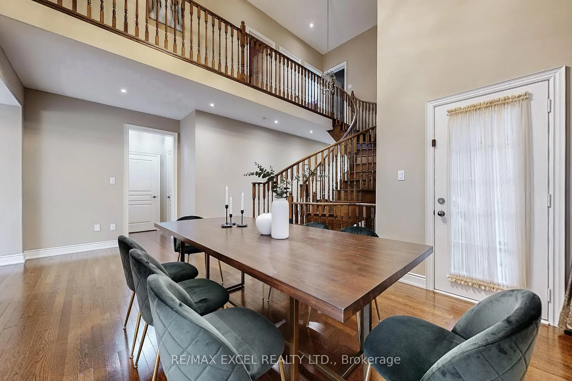Photo 13 of 160 Roy Harper Avenue, Aurora, Rural Aurora — HOMEH