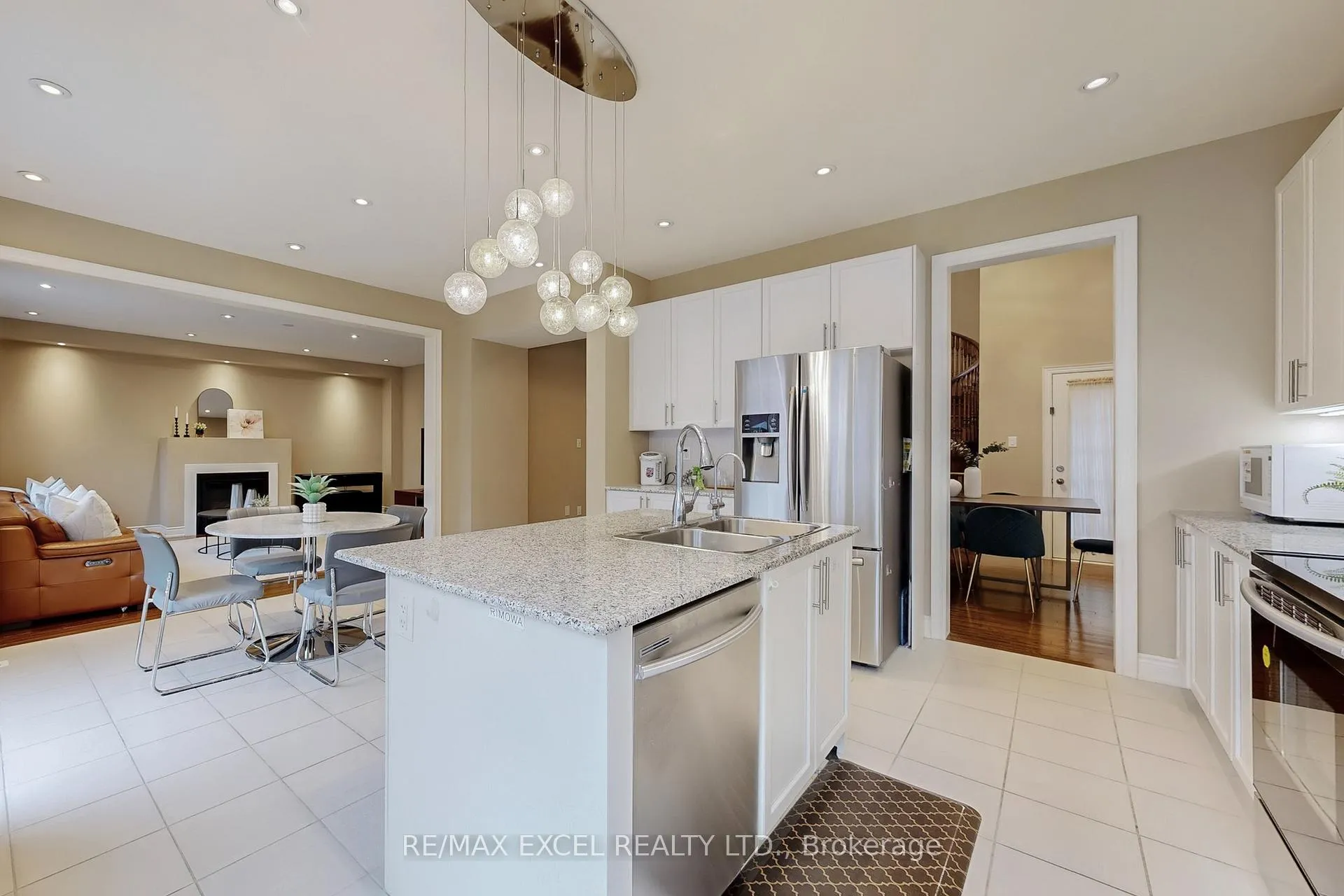 Photo 18 of 160 Roy Harper Avenue, Aurora, Rural Aurora — HOMEH
