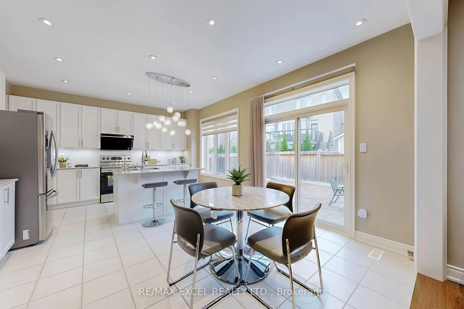 Photo 20 of 160 Roy Harper Avenue, Aurora, Rural Aurora — HOMEH