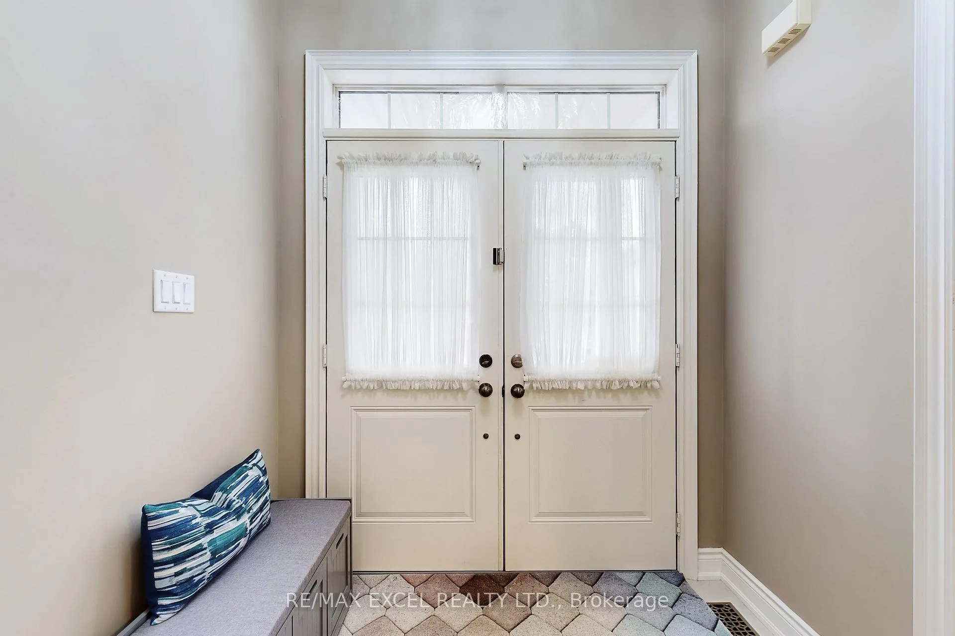 Photo 28 of 160 Roy Harper Avenue, Aurora, Rural Aurora — HOMEH