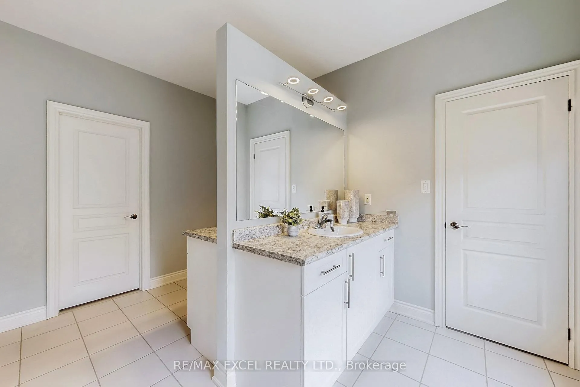 Photo 35 of 160 Roy Harper Avenue, Aurora, Rural Aurora — HOMEH