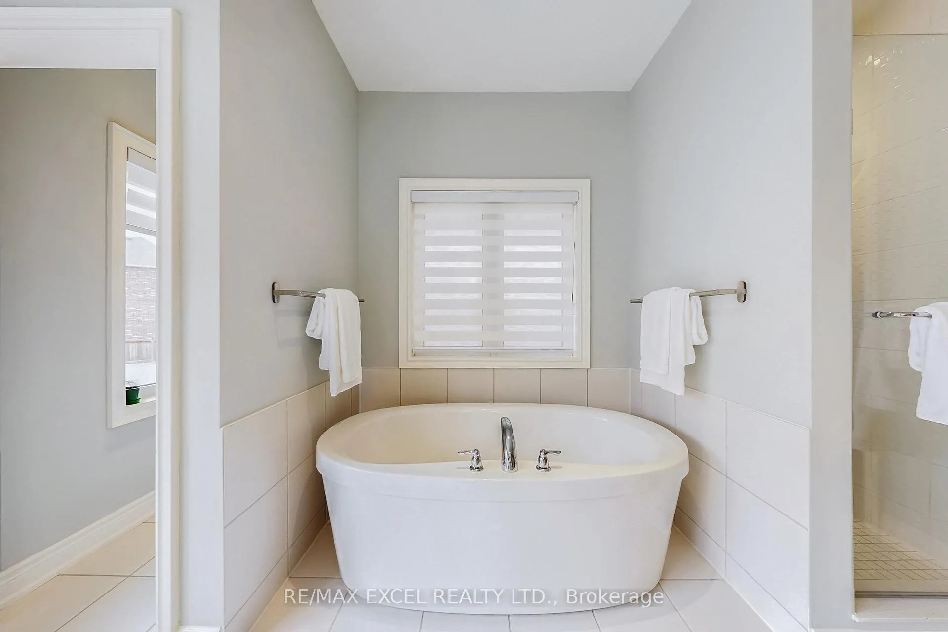 Photo 36 of 160 Roy Harper Avenue, Aurora, Rural Aurora — HOMEH