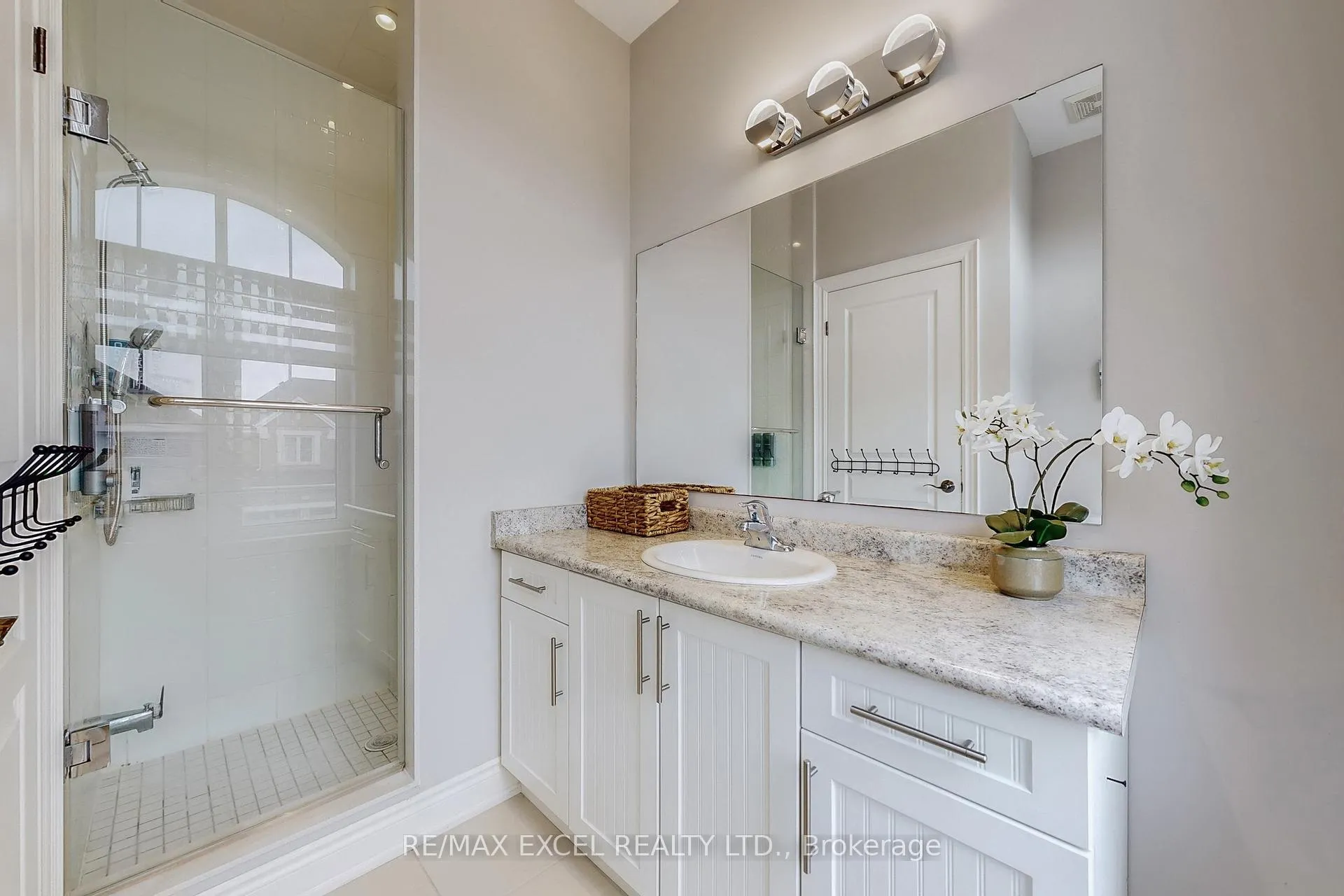 Photo 46 of 160 Roy Harper Avenue, Aurora, Rural Aurora — HOMEH