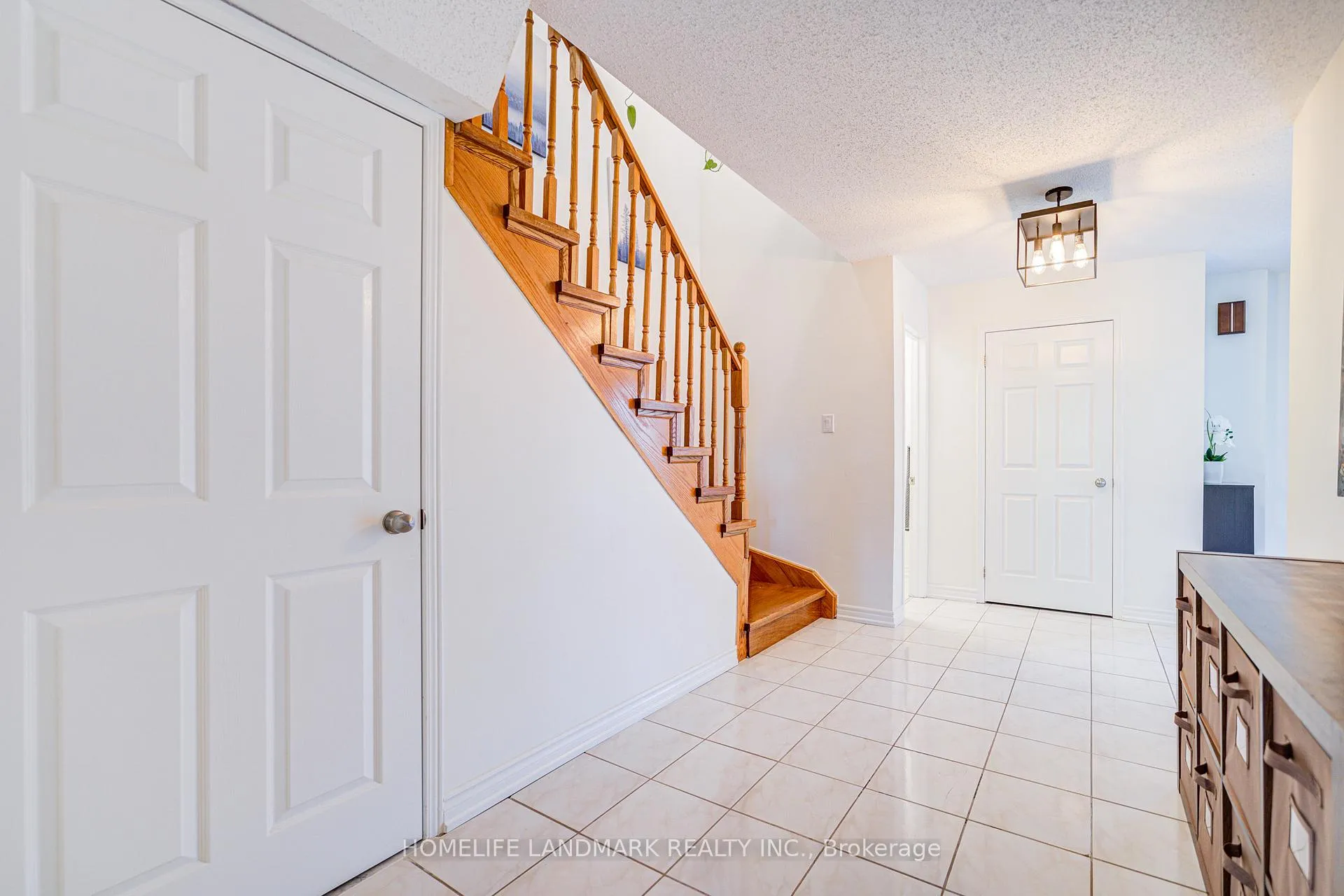 Photo 10 of 1925 Pine Grove Avenue, Pickering, Highbush — HOMEH