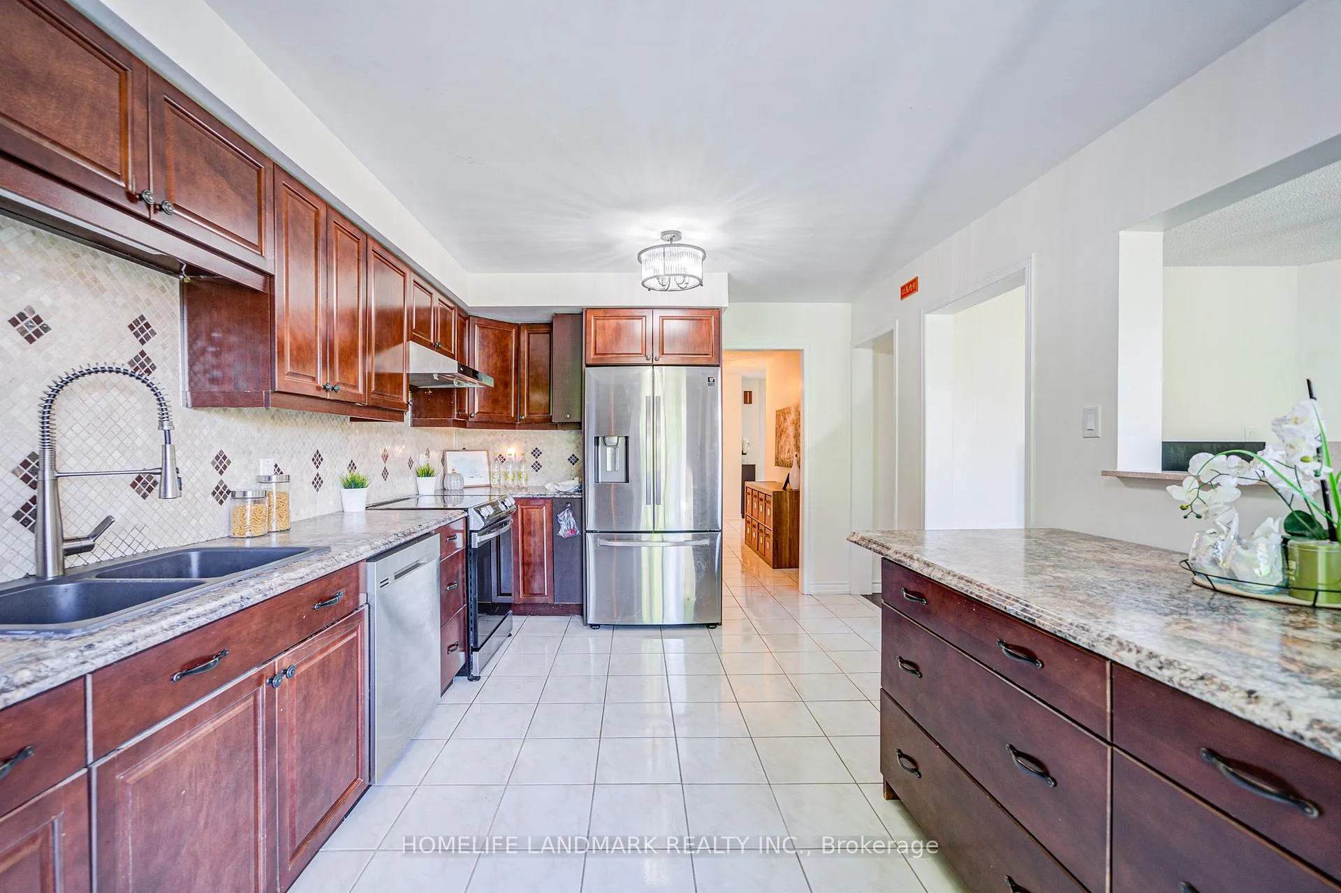 Photo 18 of 1925 Pine Grove Avenue, Pickering, Highbush — HOMEH