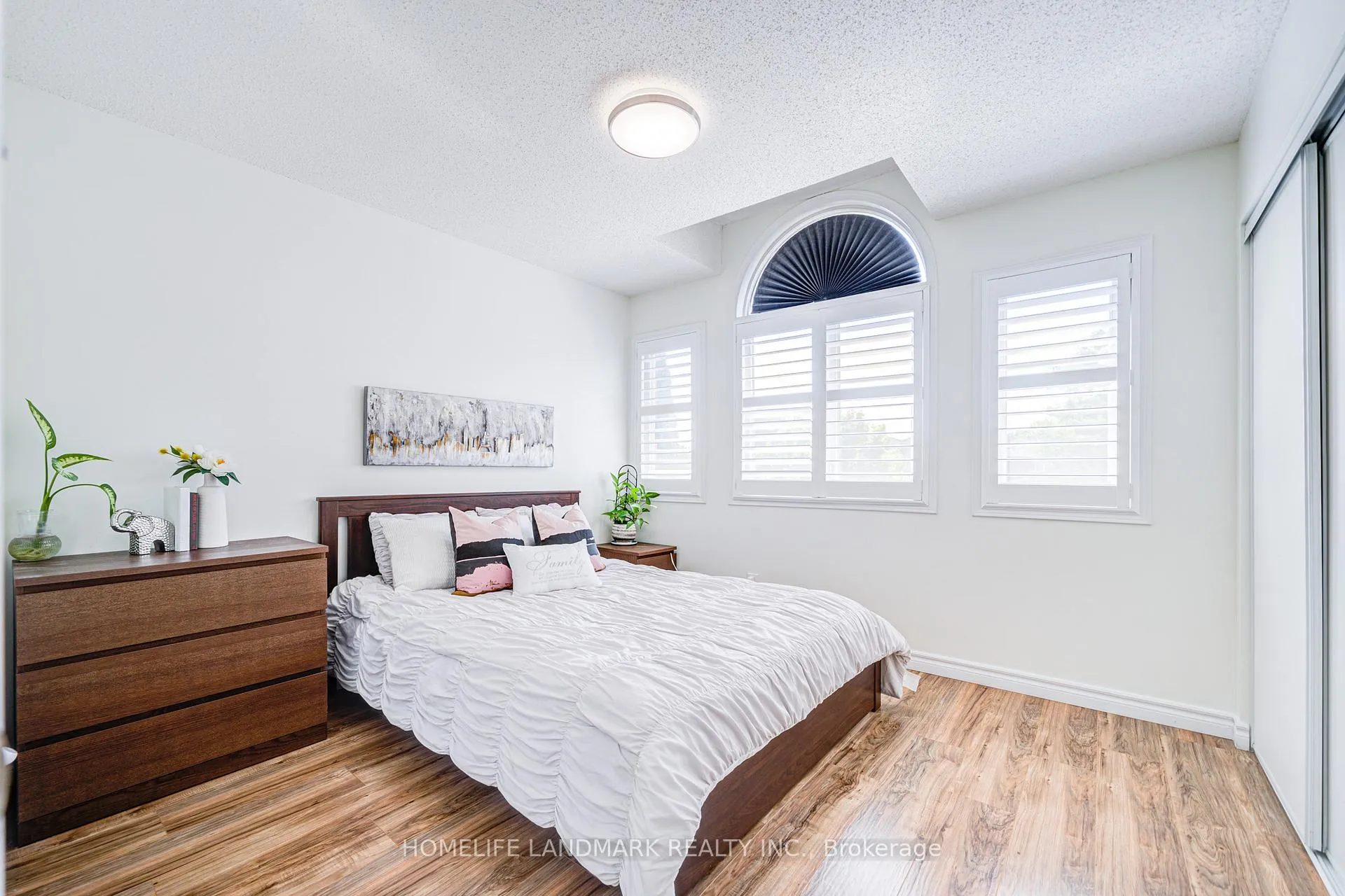 Photo 21 of 1925 Pine Grove Avenue, Pickering, Highbush — HOMEH