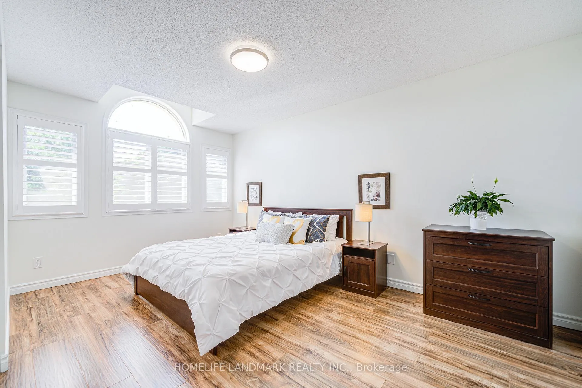 Photo 23 of 1925 Pine Grove Avenue, Pickering, Highbush — HOMEH