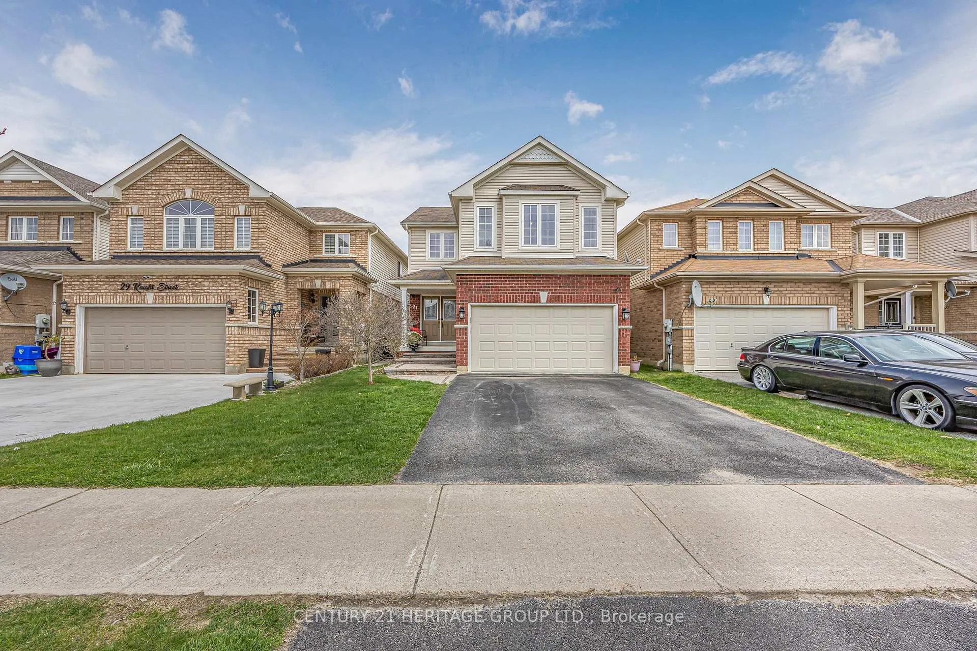 Photo 1 of 31 Knight Street, New Tecumseth, Alliston — HOMEH