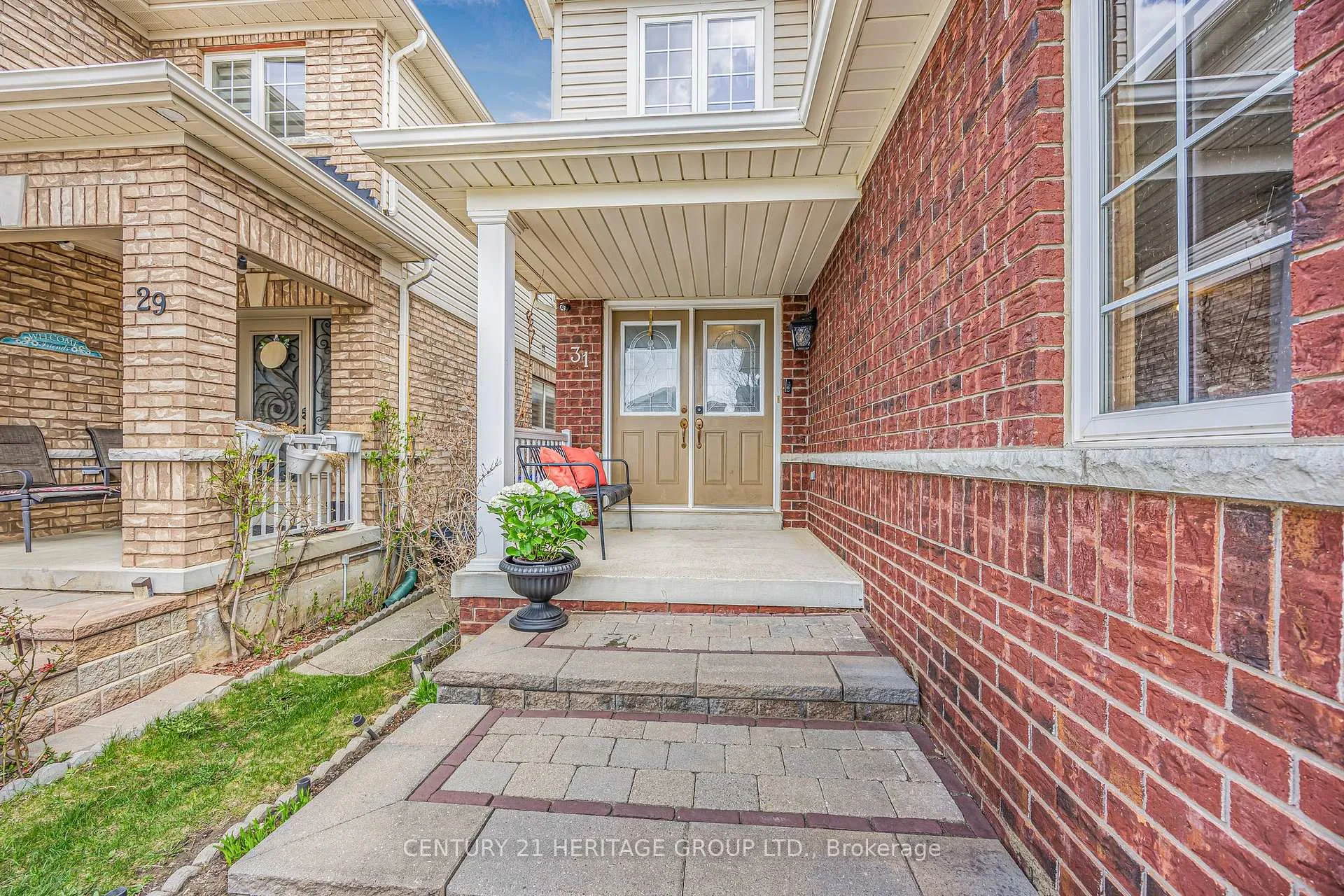 Photo 2 of 31 Knight Street, New Tecumseth, Alliston — HOMEH