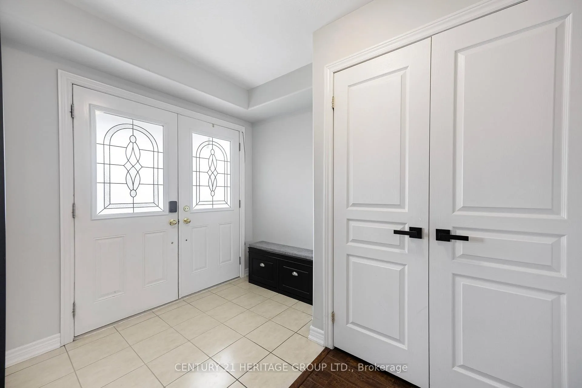 Photo 3 of 31 Knight Street, New Tecumseth, Alliston — HOMEH