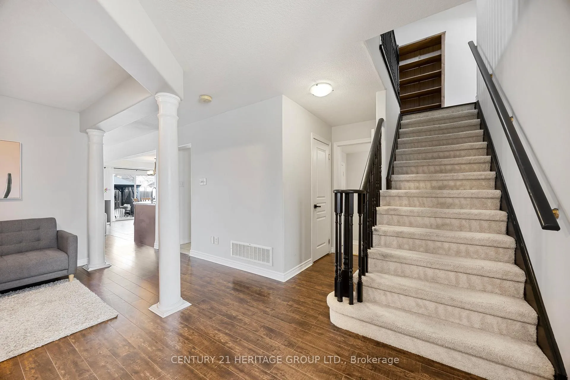 Photo 5 of 31 Knight Street, New Tecumseth, Alliston — HOMEH