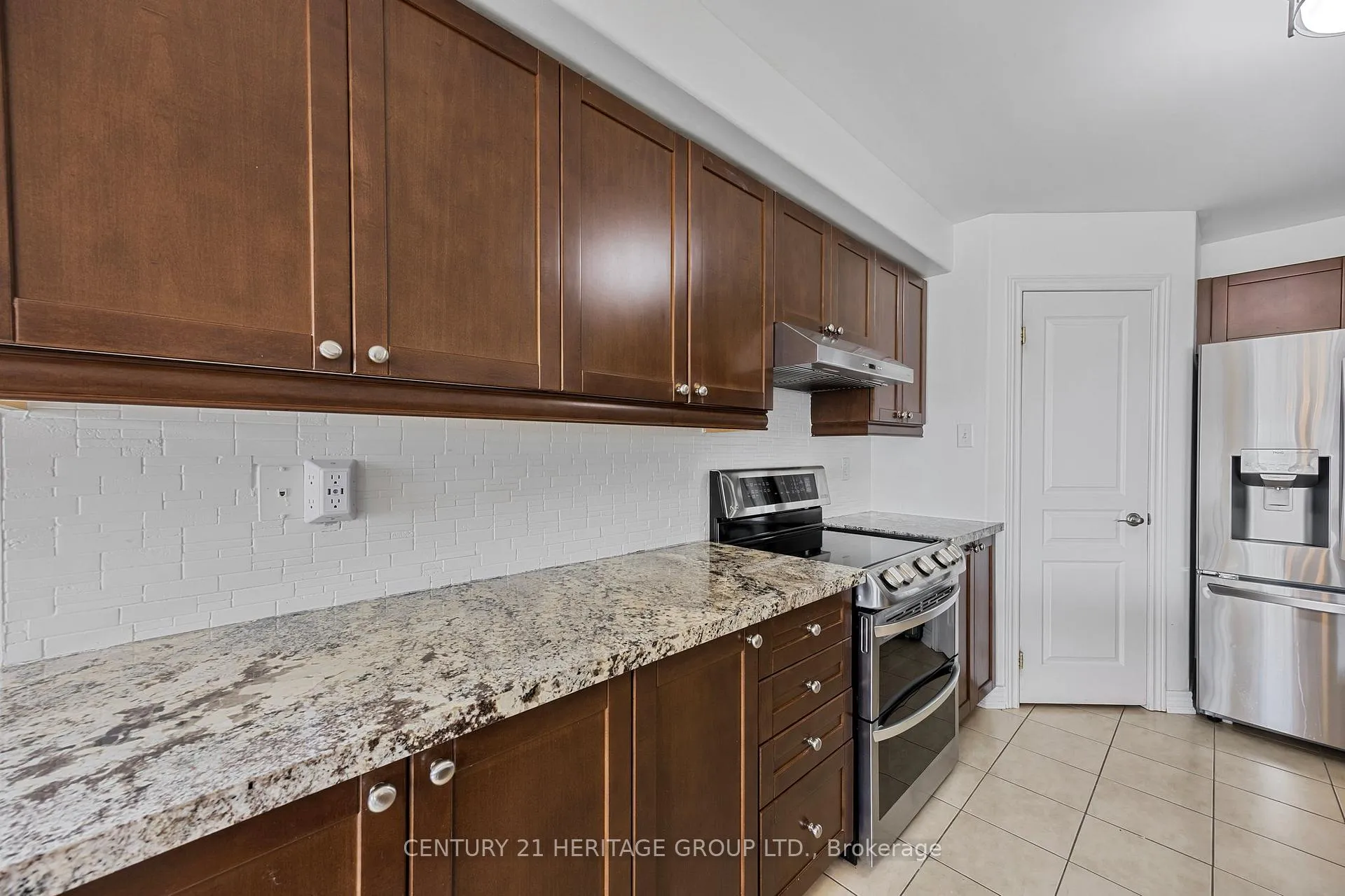 Photo 10 of 31 Knight Street, New Tecumseth, Alliston — HOMEH