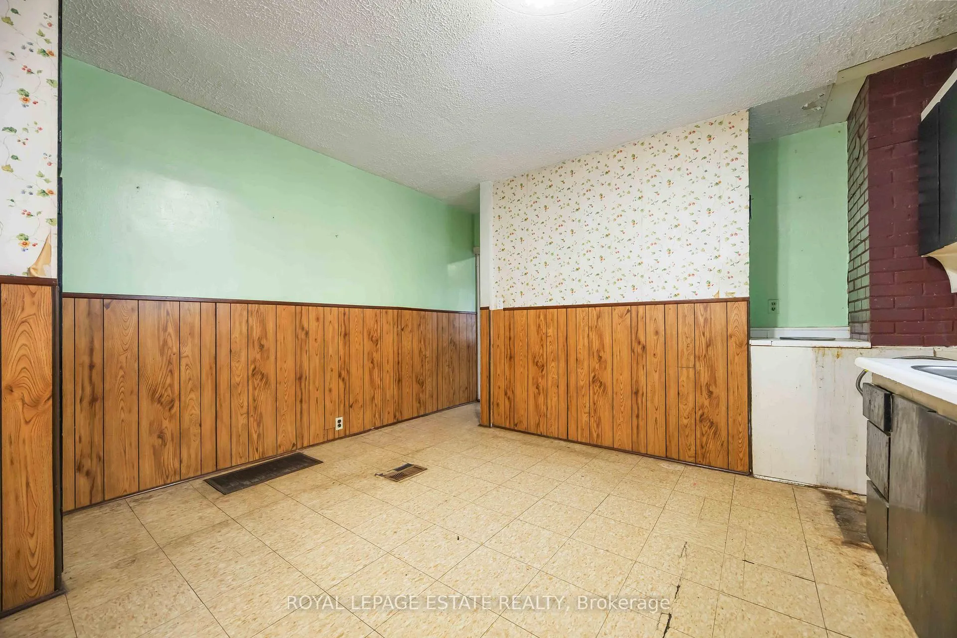 Photo 21 of 337 Craven Road, Toronto, Greenwood-Coxwell — HOMEH