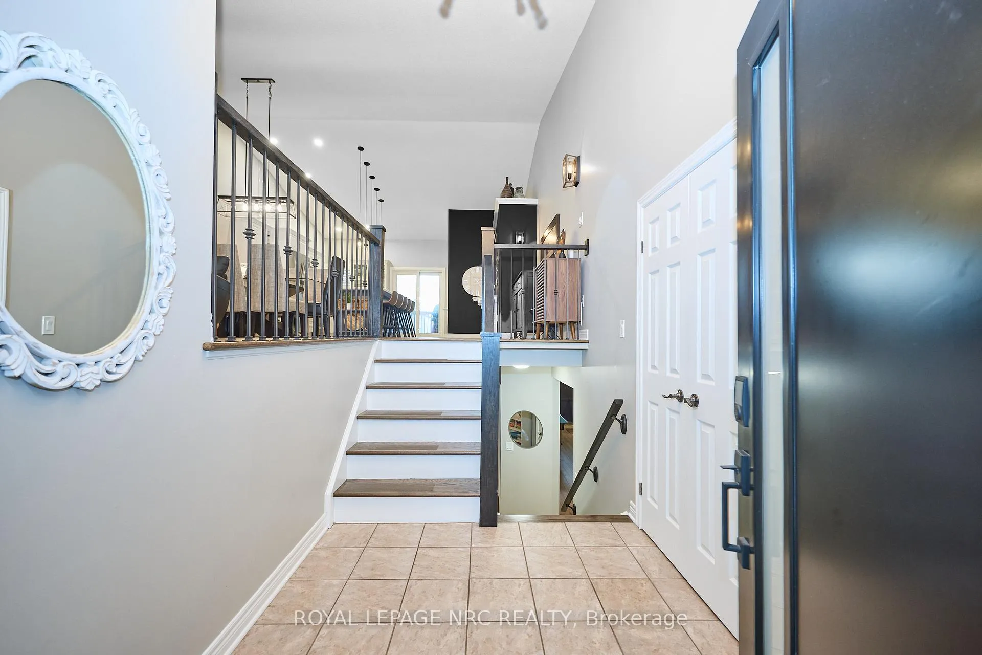 Photo 3 of 4474 Francesco Avenue, Niagara Falls, Ascot — HOMEH