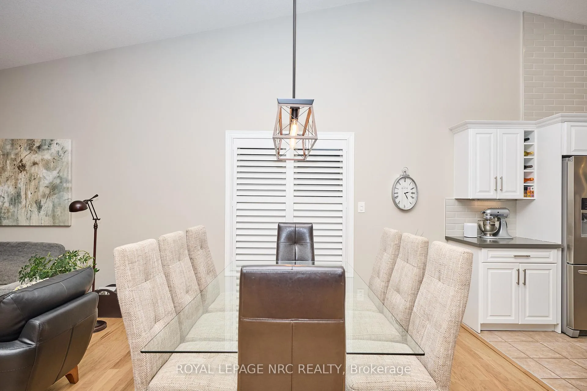 Photo 5 of 4474 Francesco Avenue, Niagara Falls, Ascot — HOMEH
