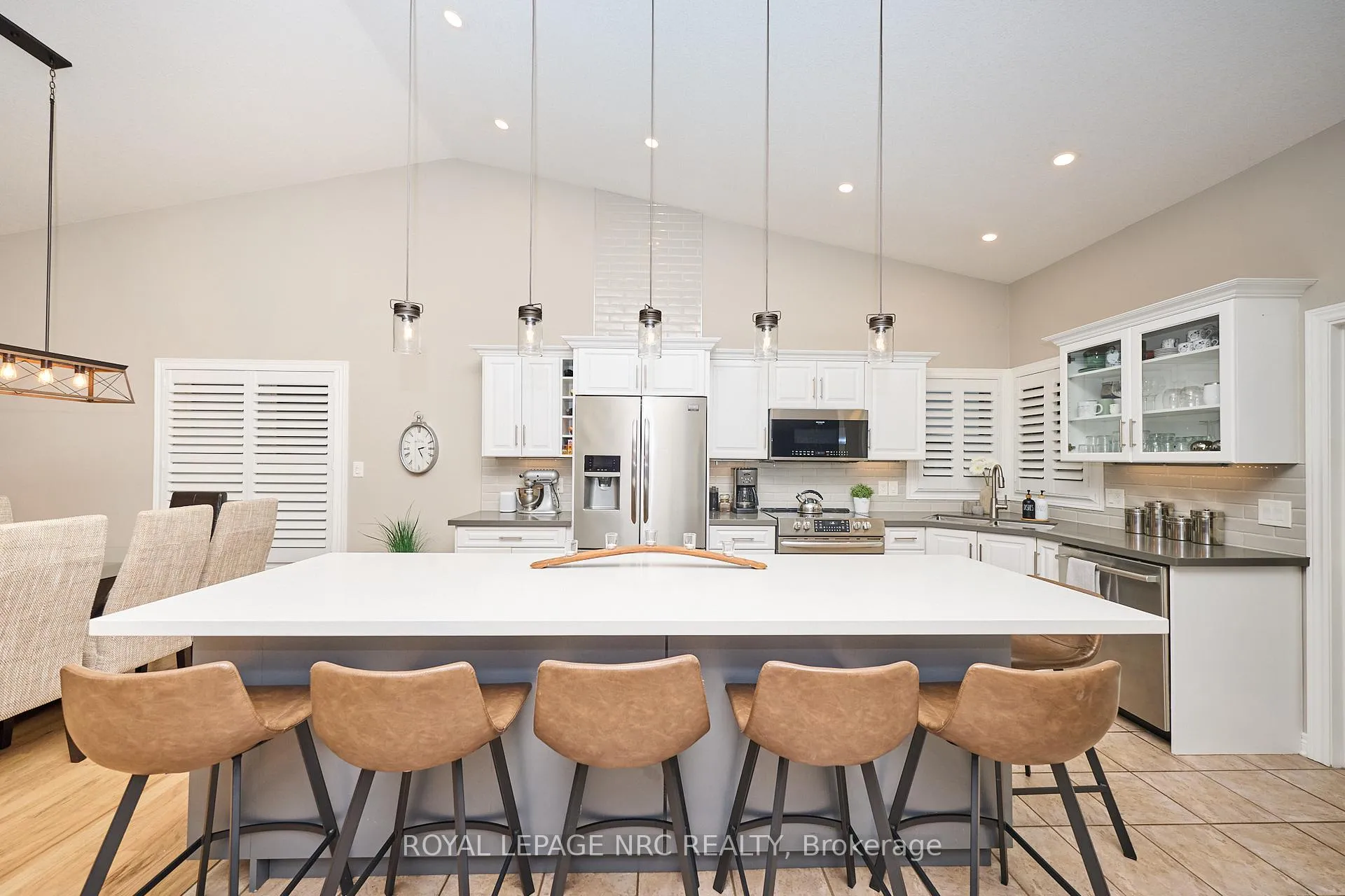 Photo 7 of 4474 Francesco Avenue, Niagara Falls, Ascot — HOMEH