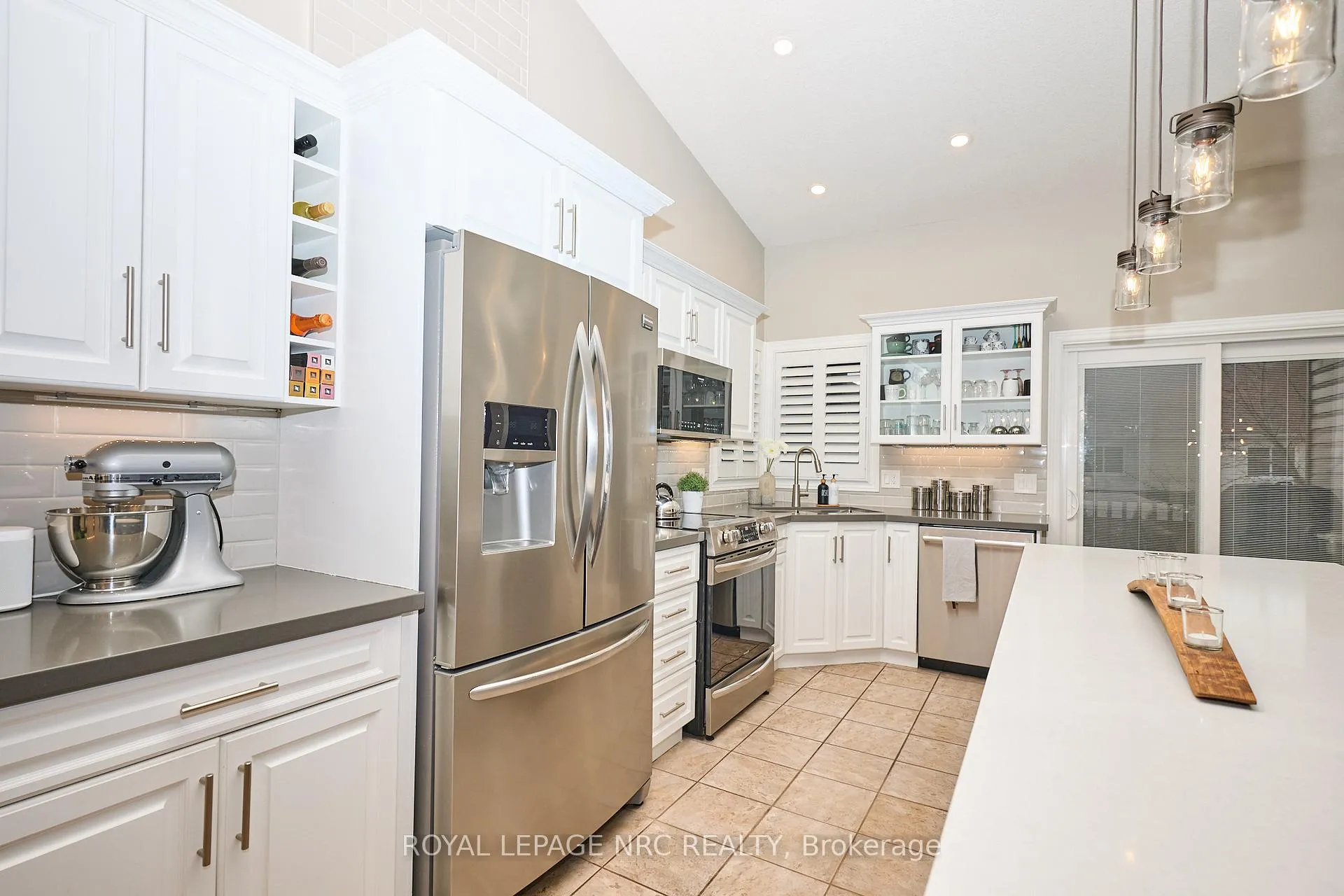 Photo 8 of 4474 Francesco Avenue, Niagara Falls, Ascot — HOMEH