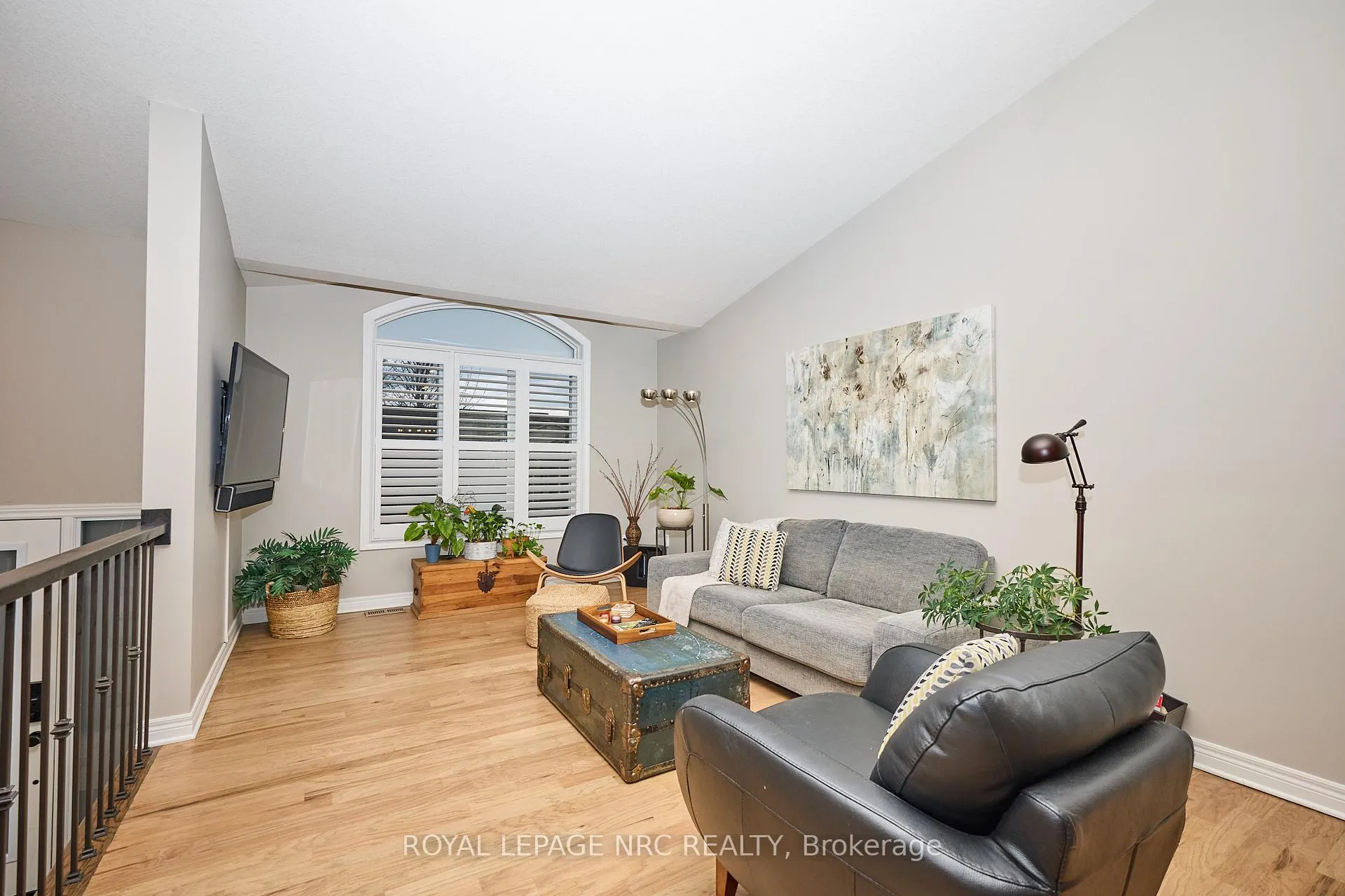 Photo 12 of 4474 Francesco Avenue, Niagara Falls, Ascot — HOMEH
