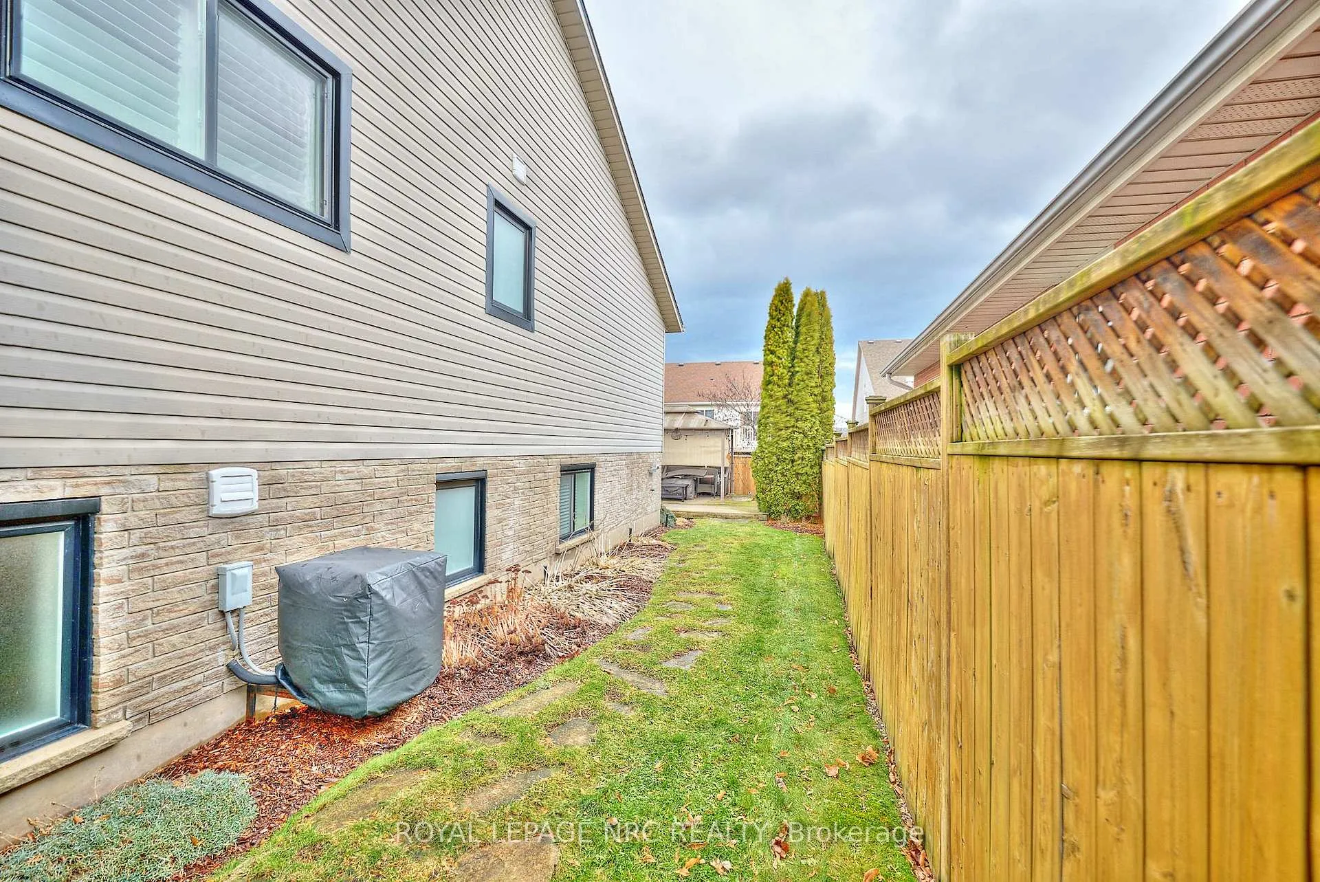 Photo 44 of 4474 Francesco Avenue, Niagara Falls, Ascot — HOMEH