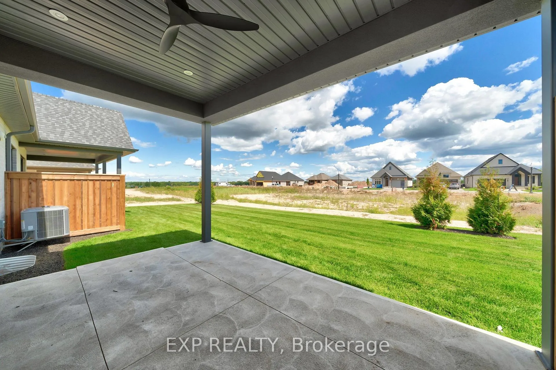 Photo 5 of Unit H, 296 Perth Trail, Welland, Hwy 406/Welland — HOMEH