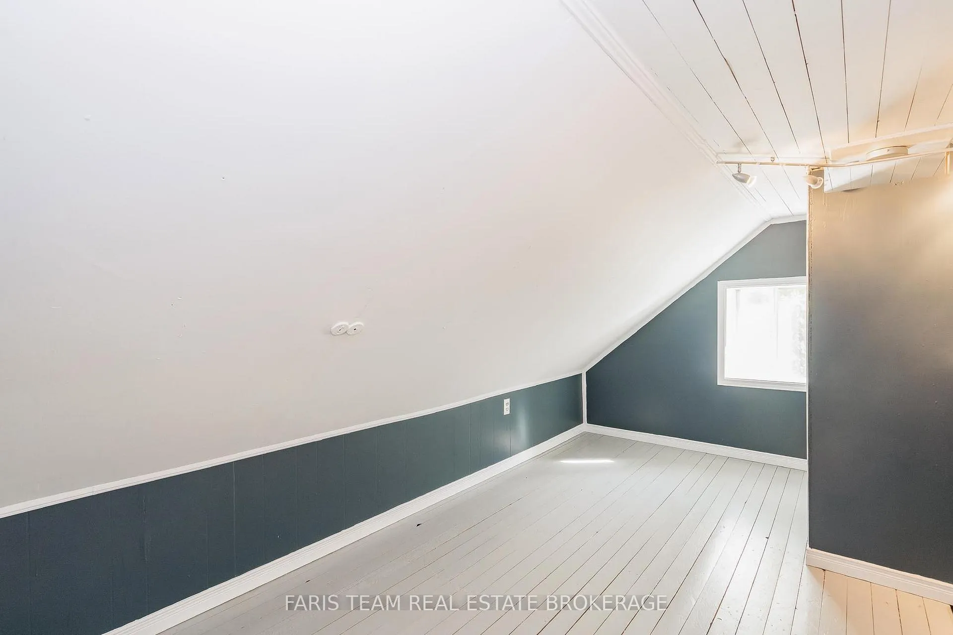 Photo 27 of 409 Dominion Avenue, Midland — HOMEH