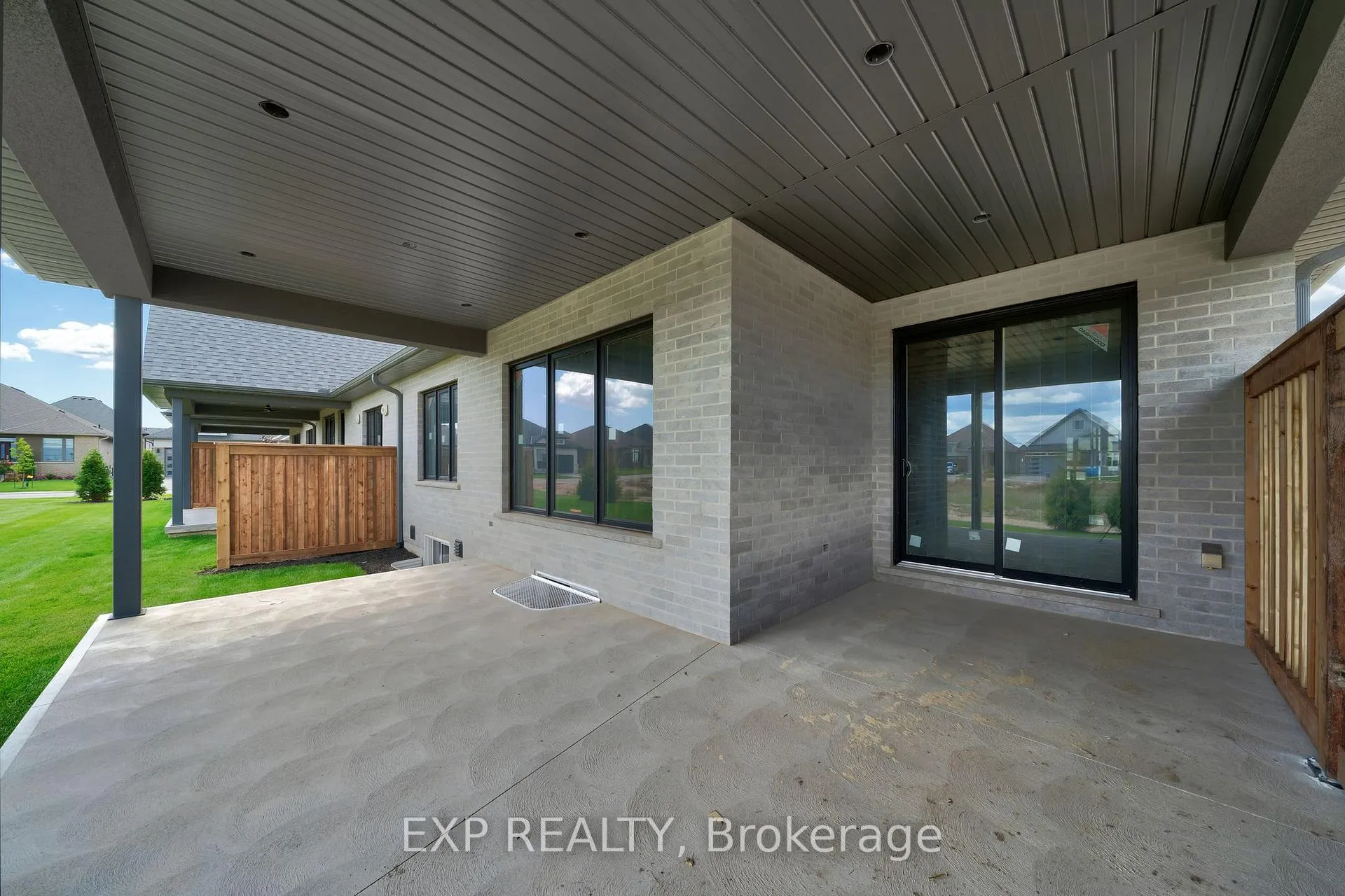 Photo 50 of Unit G, 304 Perth Trail, Welland, Hwy 406/Welland — HOMEH