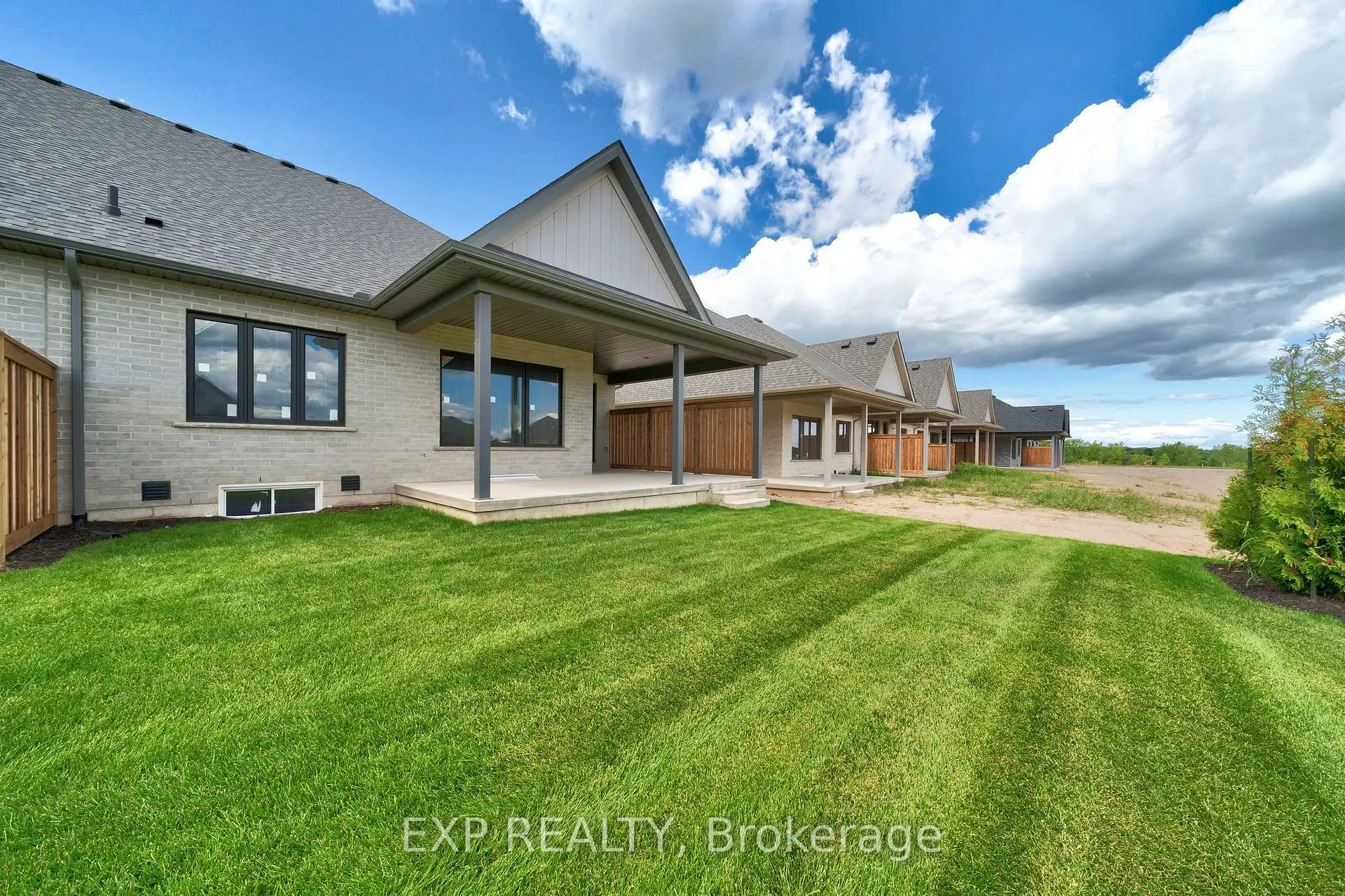 Photo 79 of Unit G, 304 Perth Trail, Welland, Hwy 406/Welland — HOMEH