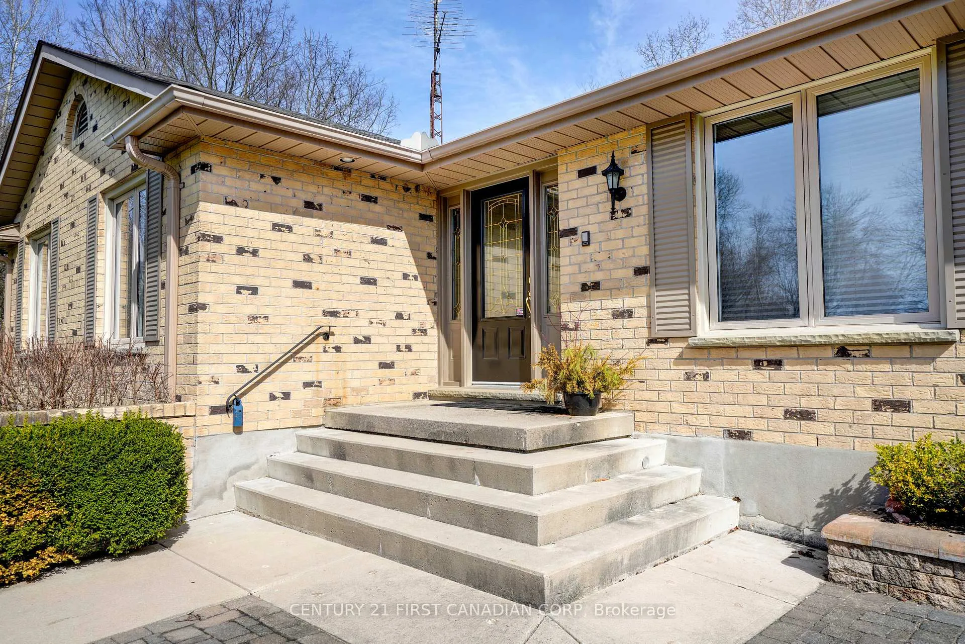 Photo 4 of 9565 Oxbow Drive, Middlesex Centre, Rural Middlesex Centre — HOMEH