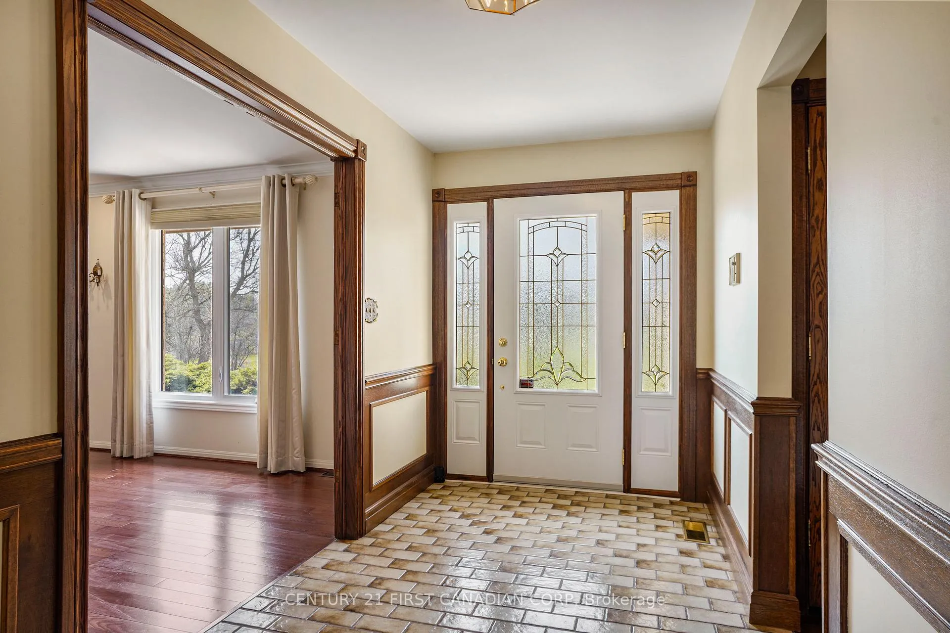Photo 5 of 9565 Oxbow Drive, Middlesex Centre, Rural Middlesex Centre — HOMEH