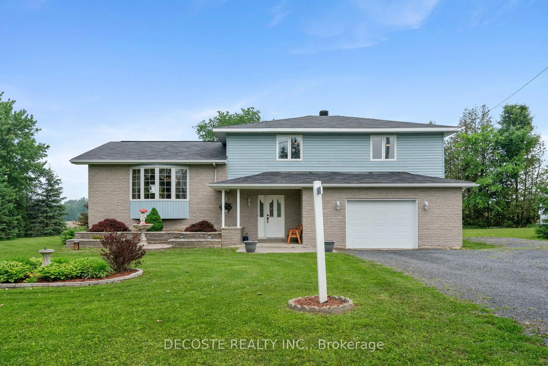 Photo 1 of 20351 Pineview Crescent, South Glengarry, South Glengarry (Lancaster) Twp — HOMEH