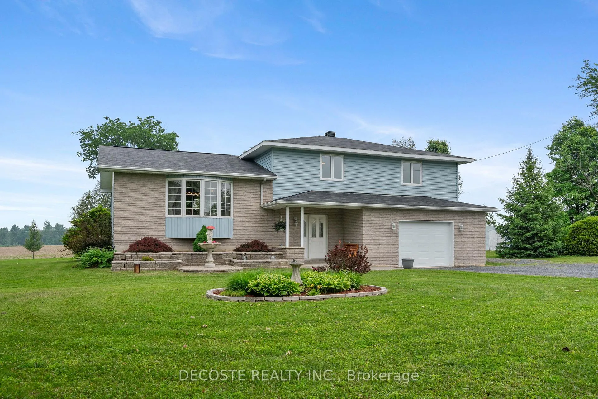 Photo 2 of 20351 Pineview Crescent, South Glengarry, South Glengarry (Lancaster) Twp — HOMEH