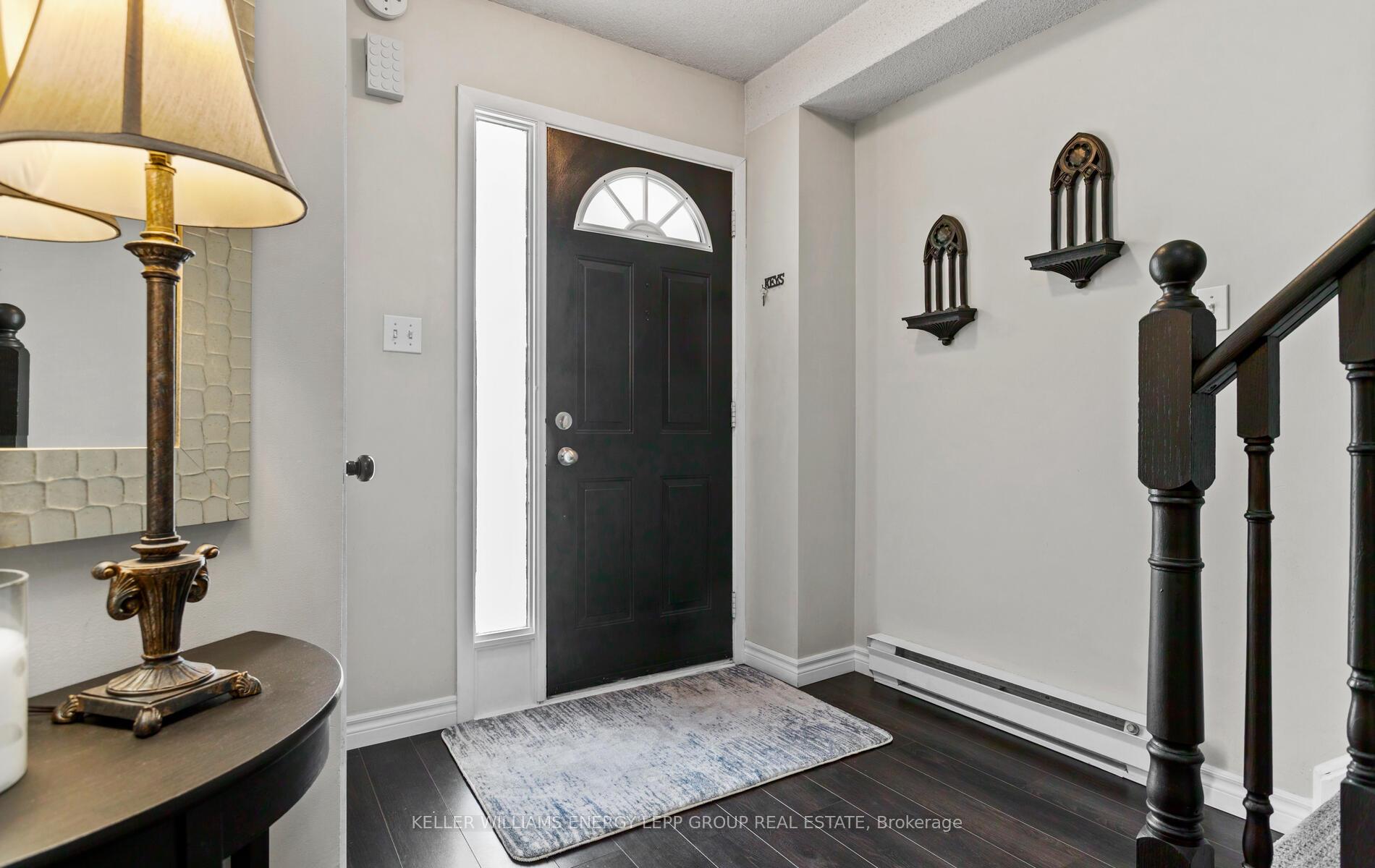 Photo 10 of 24 Kingsview Court, Clarington, Courtice — HOMEH