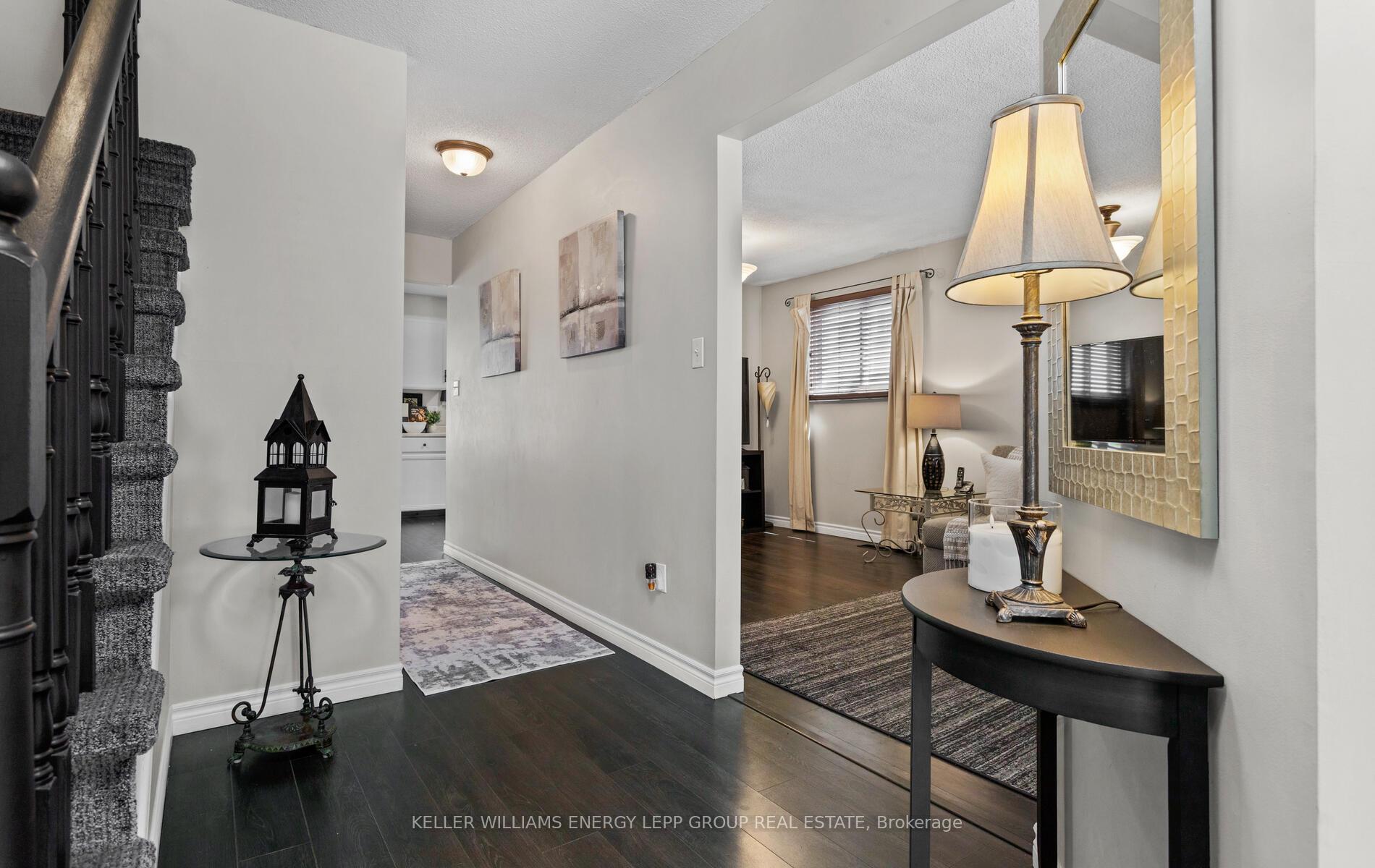 Photo 11 of 24 Kingsview Court, Clarington, Courtice — HOMEH
