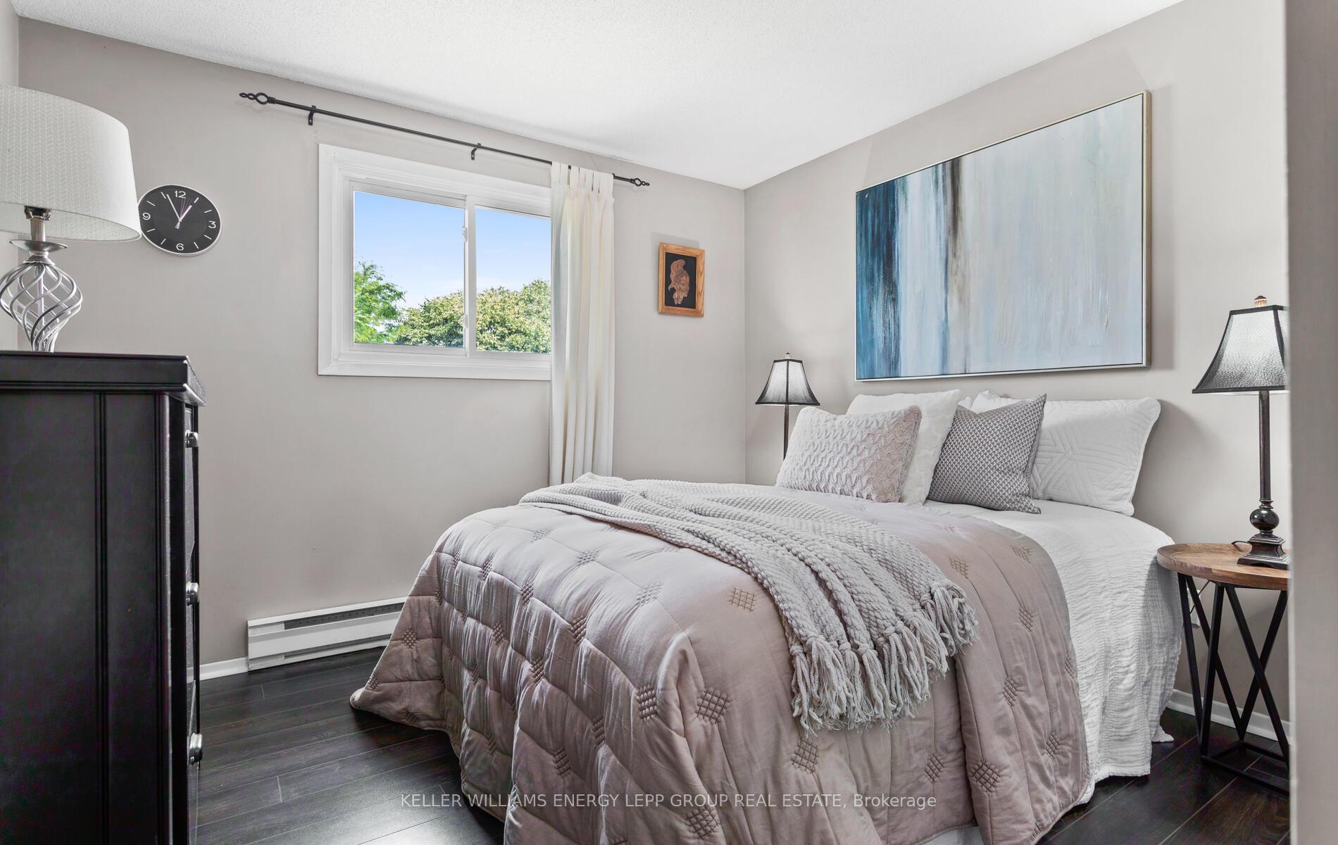 Photo 26 of 24 Kingsview Court, Clarington, Courtice — HOMEH