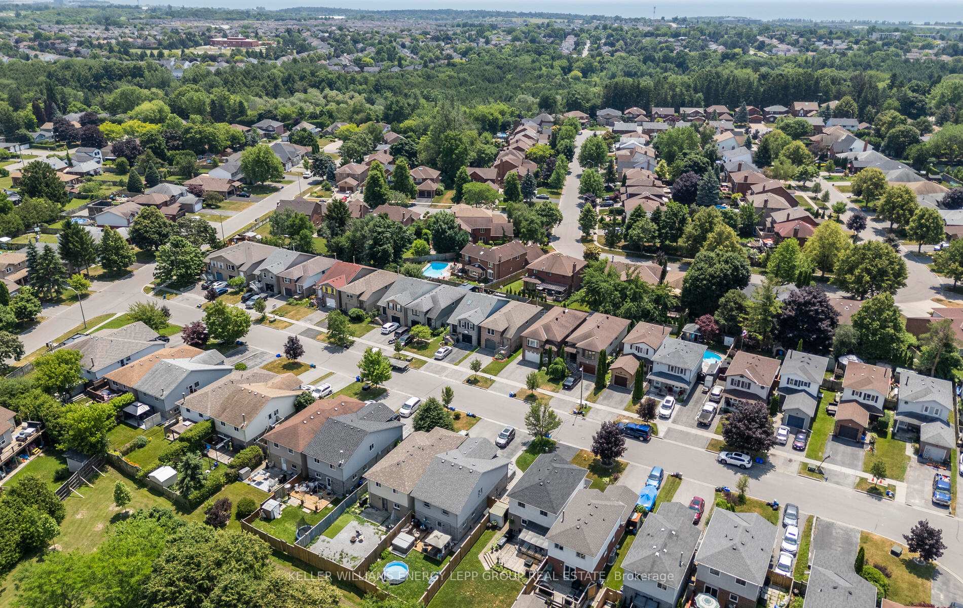 Photo 47 of 24 Kingsview Court, Clarington, Courtice — HOMEH
