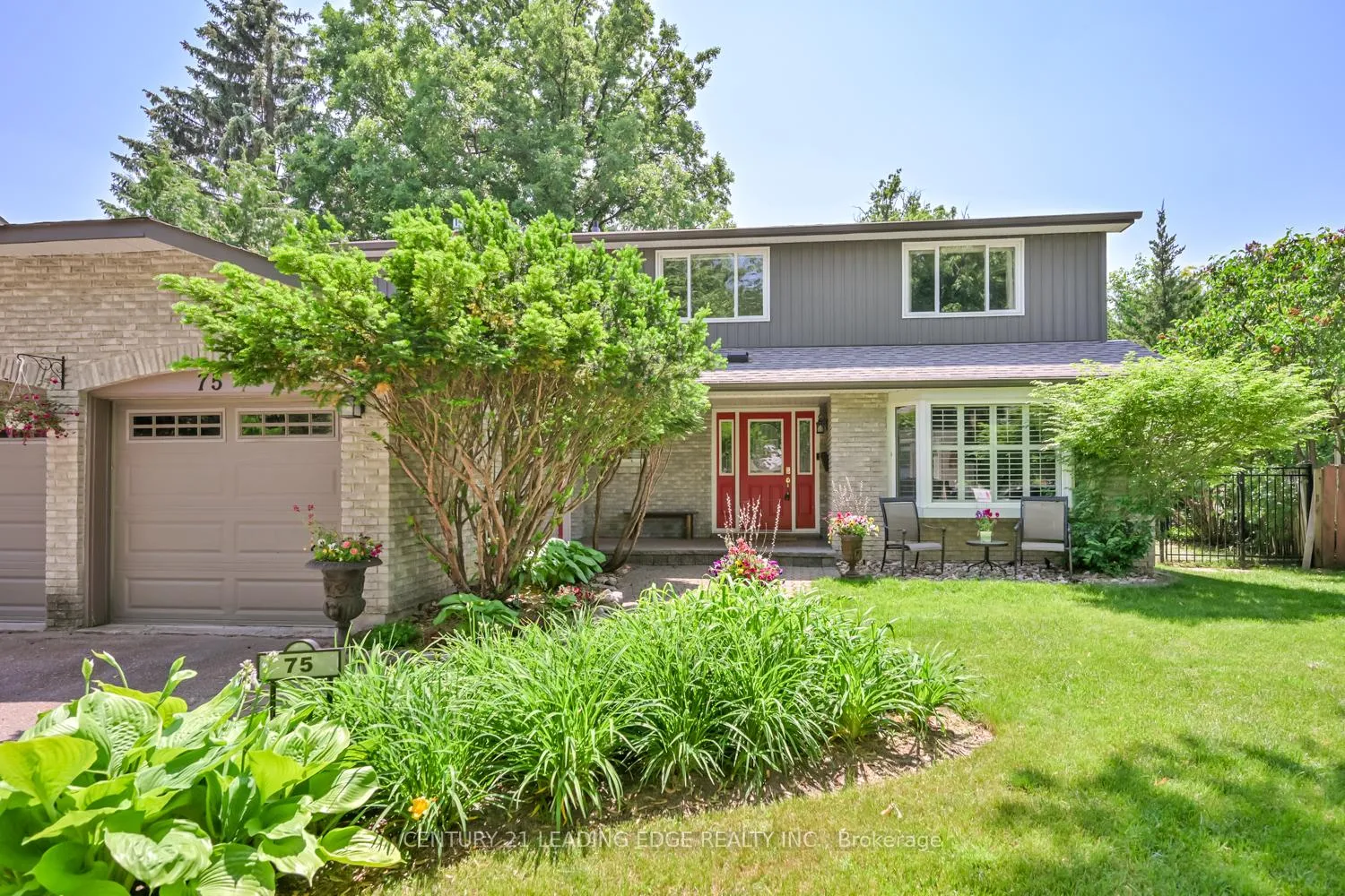 Photo 3 of 75 Emmeloord Crescent, Markham, Unionville — HOMEH