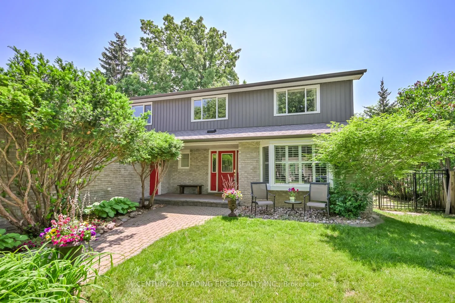 Photo 4 of 75 Emmeloord Crescent, Markham, Unionville — HOMEH
