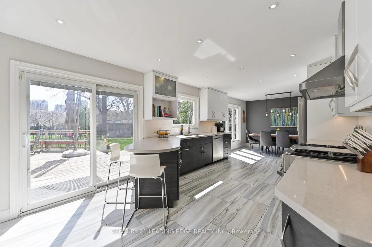 Photo 13 of 75 Emmeloord Crescent, Markham, Unionville — HOMEH