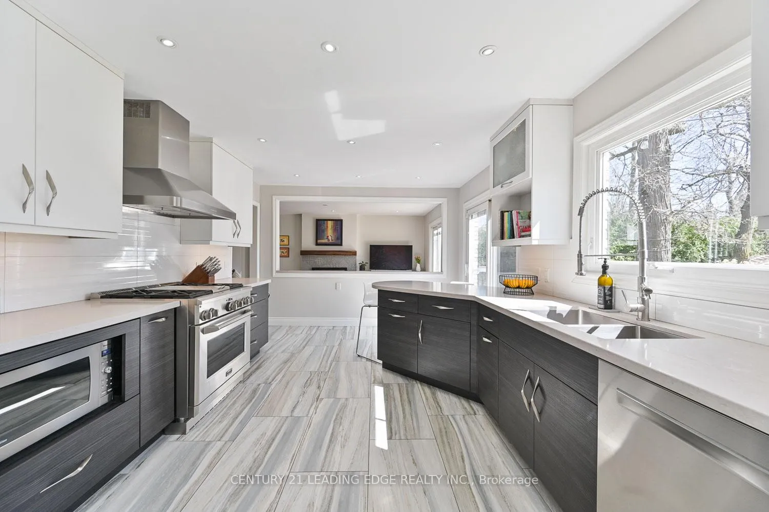 Photo 14 of 75 Emmeloord Crescent, Markham, Unionville — HOMEH