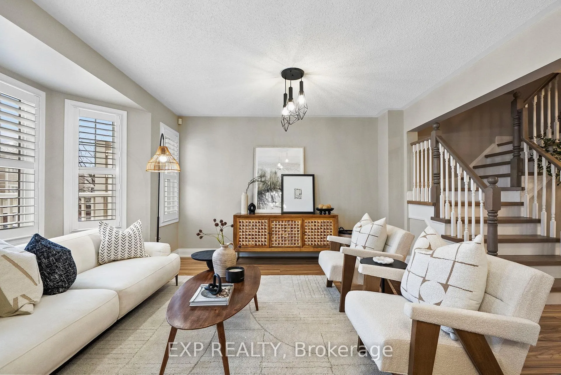 Photo 4 of 945 Deverell Place, Milton, Coates — HOMEH