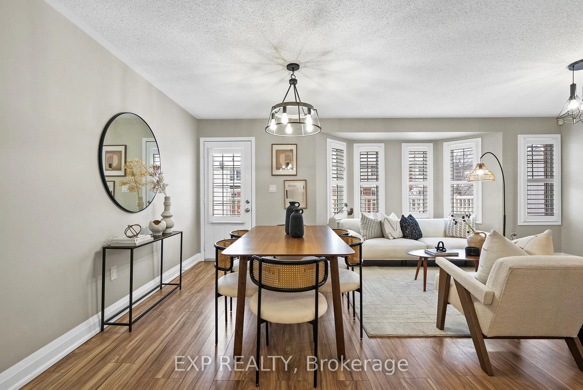 Photo 10 of 945 Deverell Place, Milton, Coates — HOMEH