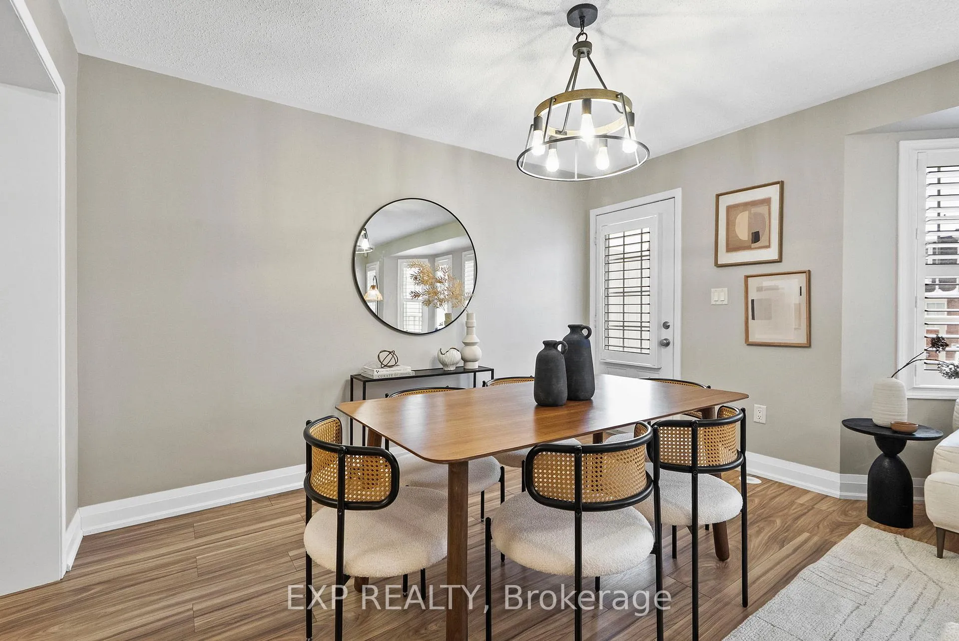 Photo 11 of 945 Deverell Place, Milton, Coates — HOMEH