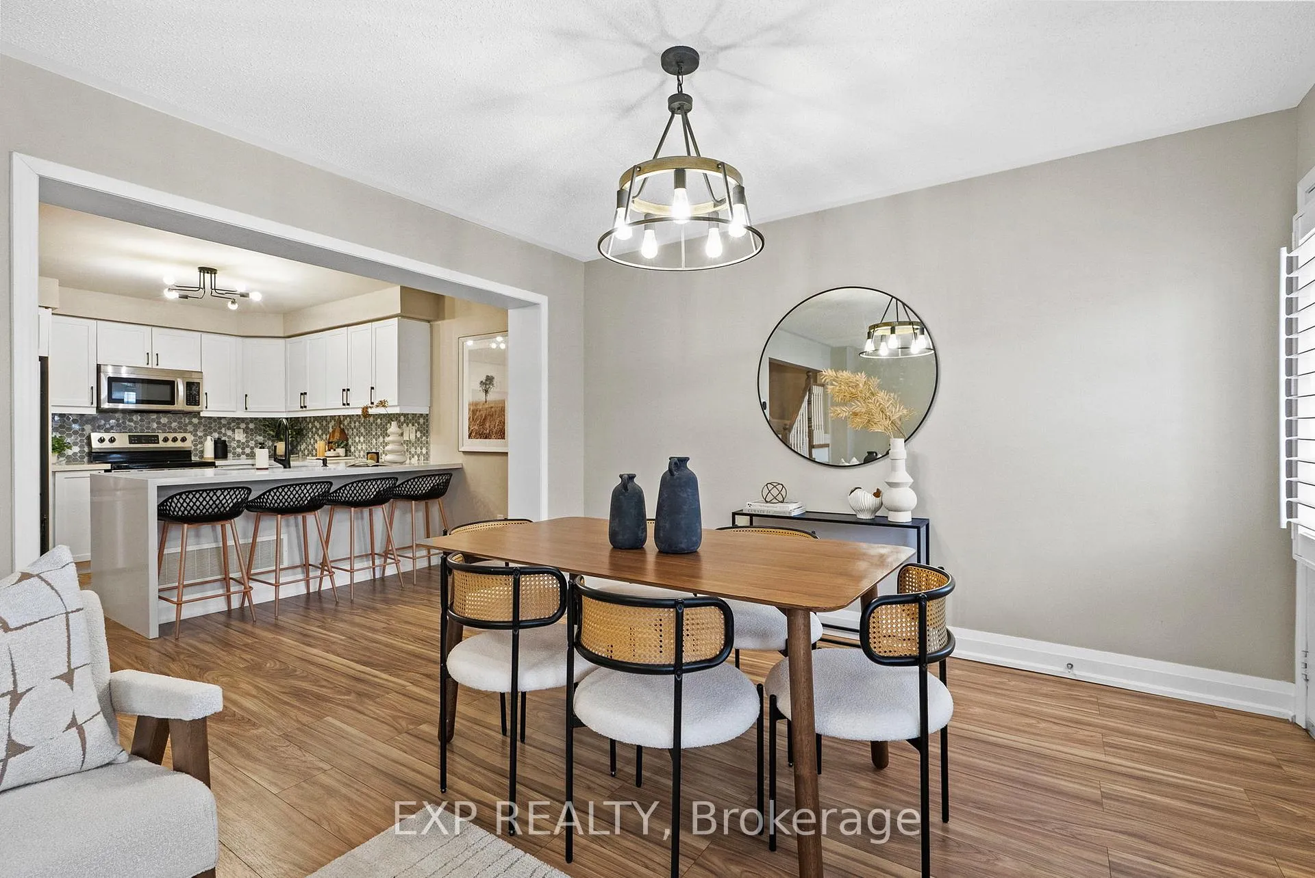 Photo 12 of 945 Deverell Place, Milton, Coates — HOMEH
