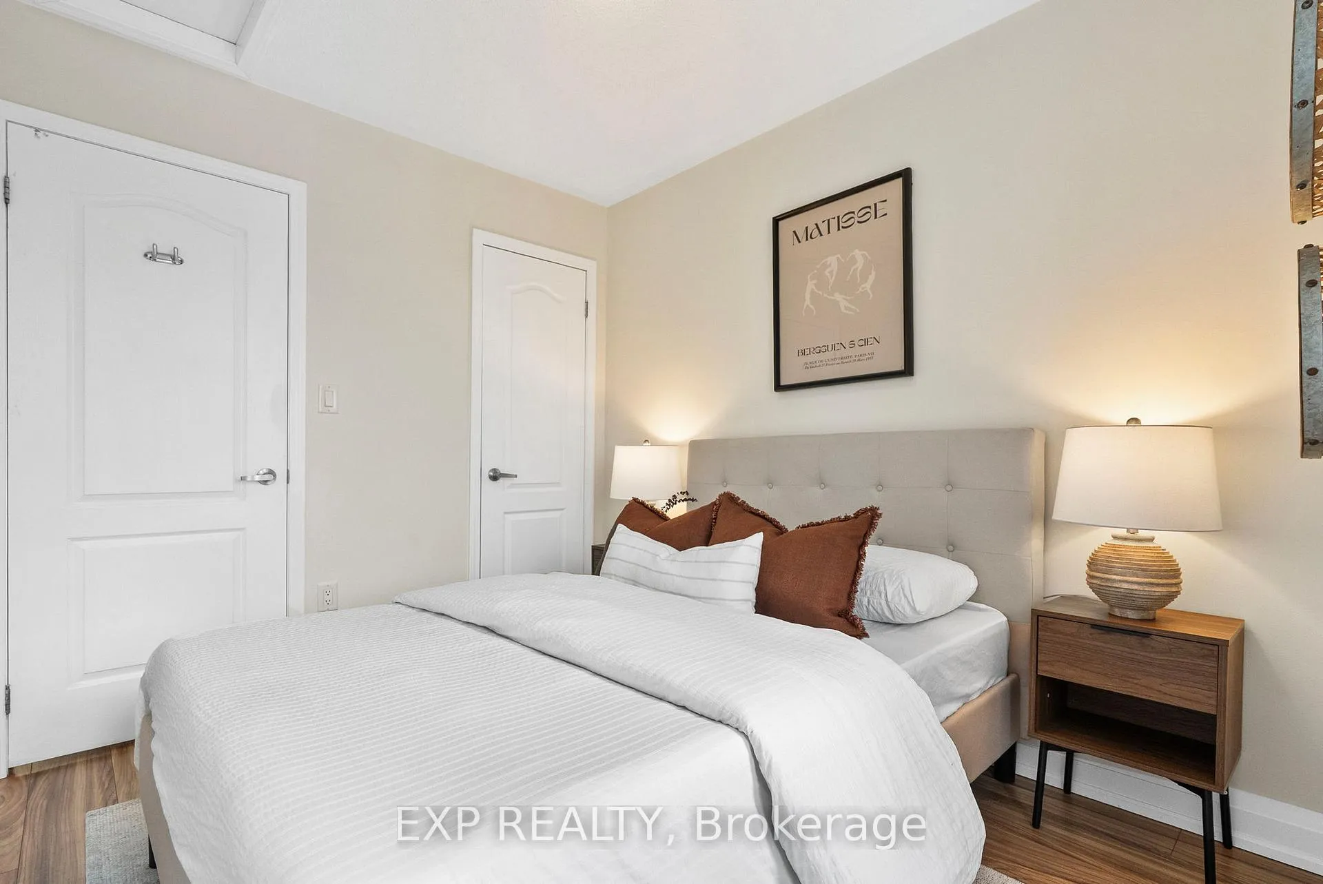 Photo 21 of 945 Deverell Place, Milton, Coates — HOMEH