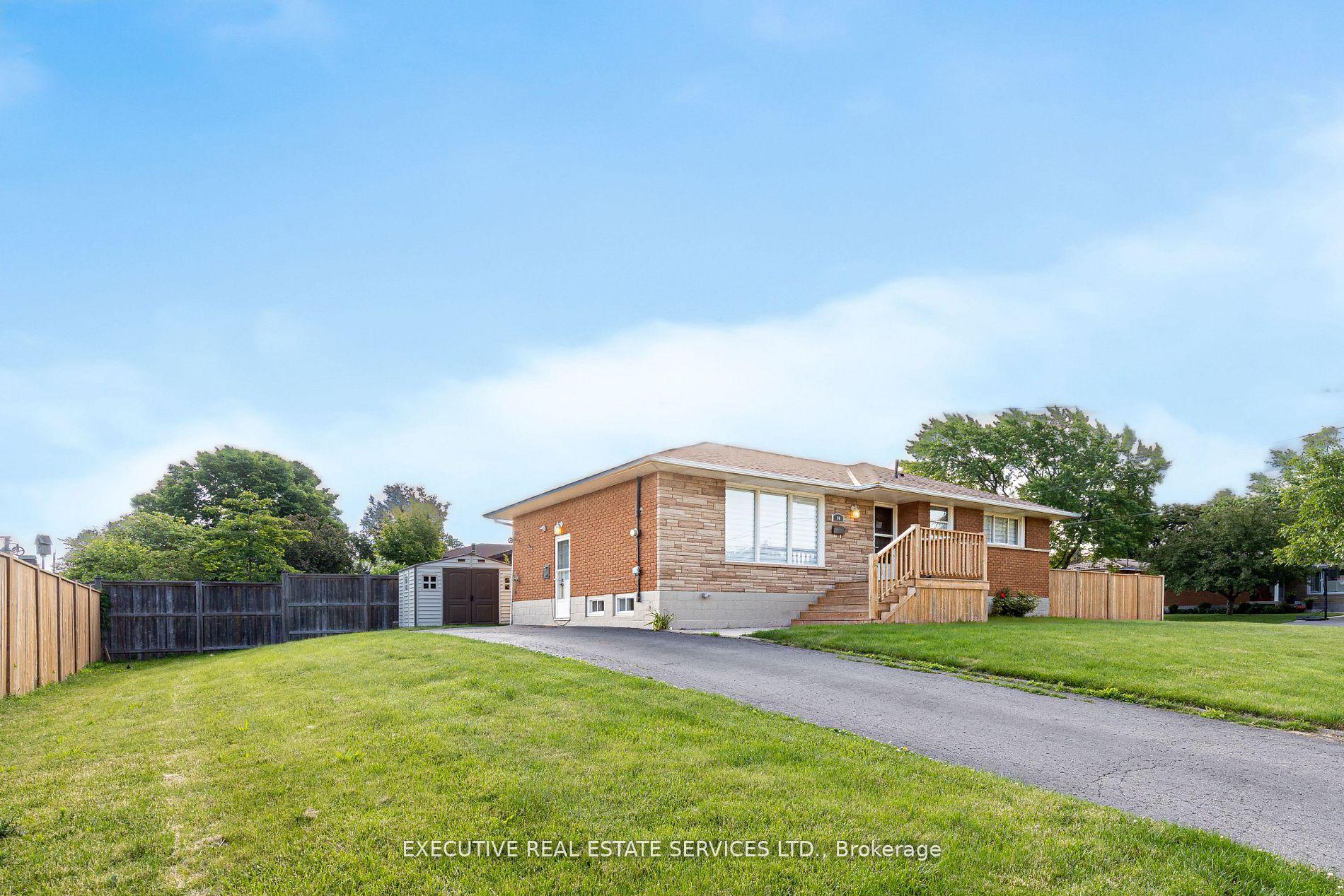 Photo 3 of 44 Woodsview Avenue, Grimsby, Grimsby Beach — HOMEH