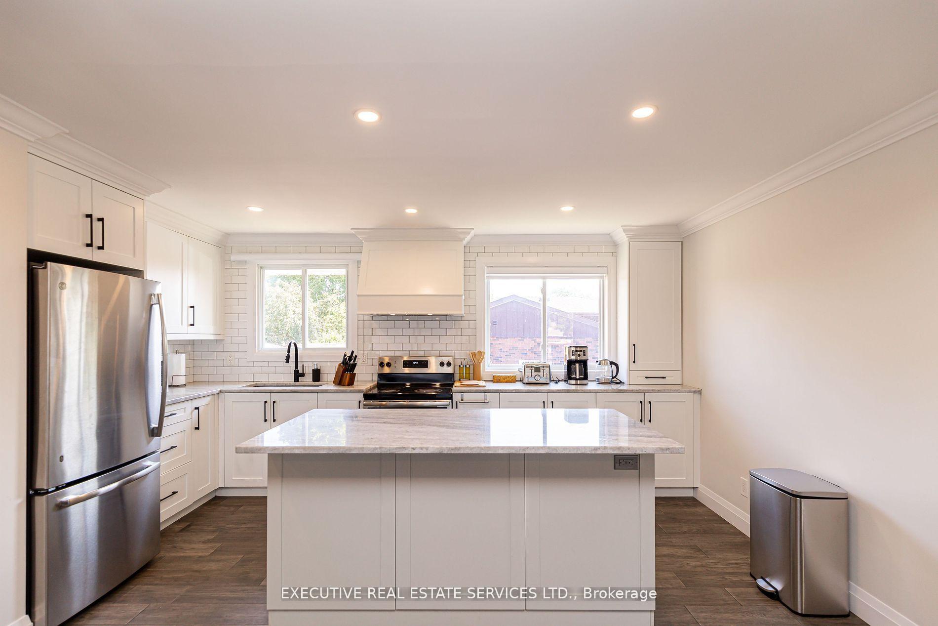 Photo 9 of 44 Woodsview Avenue, Grimsby, Grimsby Beach — HOMEH