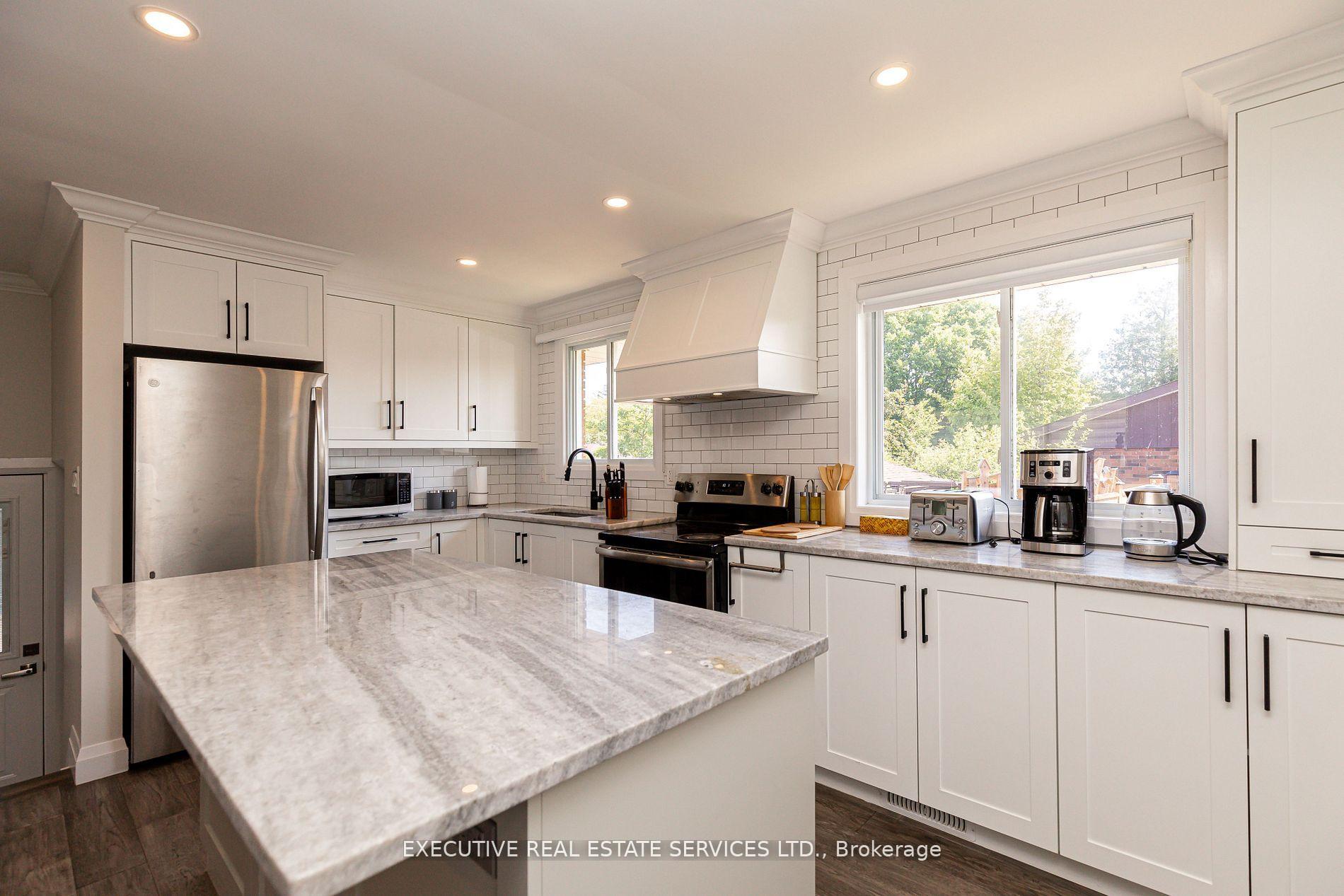 Photo 10 of 44 Woodsview Avenue, Grimsby, Grimsby Beach — HOMEH